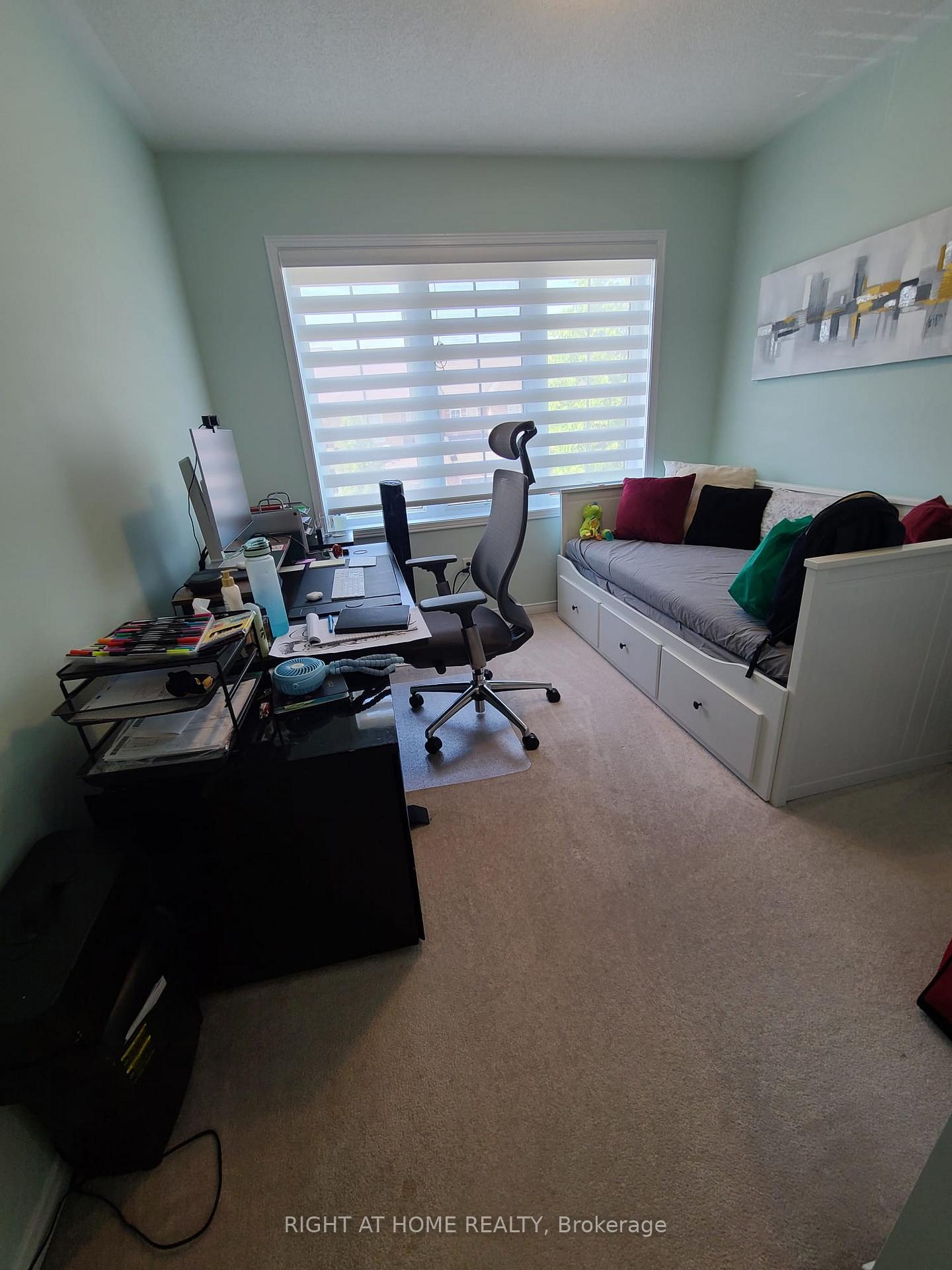 Photo 13 of 15 Michaelman Road, Ajax, South East — HOMEH