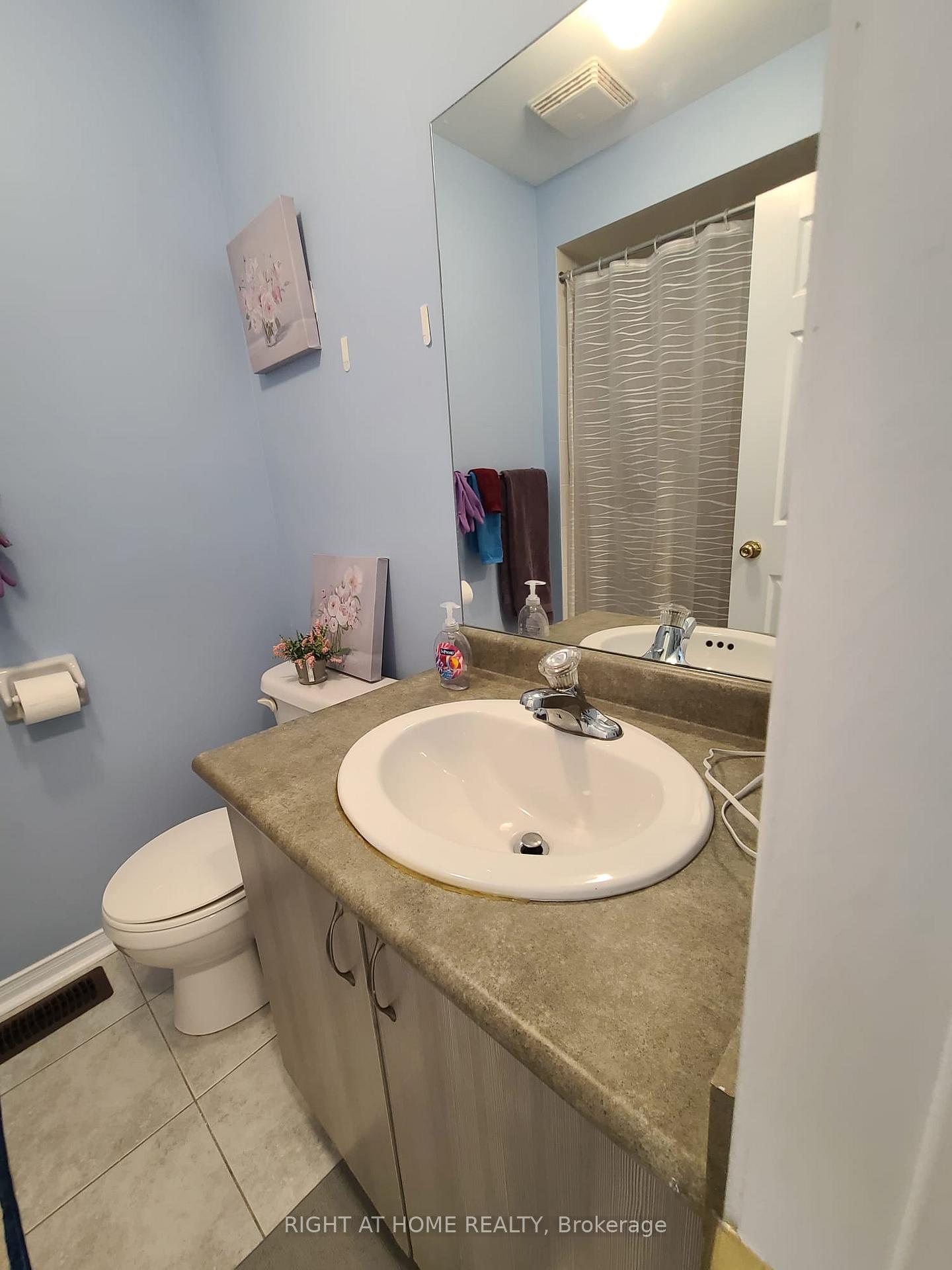 Photo 14 of 15 Michaelman Road, Ajax, South East — HOMEH