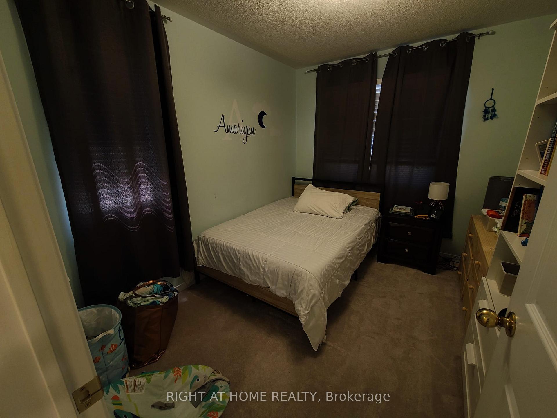 Photo 15 of 15 Michaelman Road, Ajax, South East — HOMEH