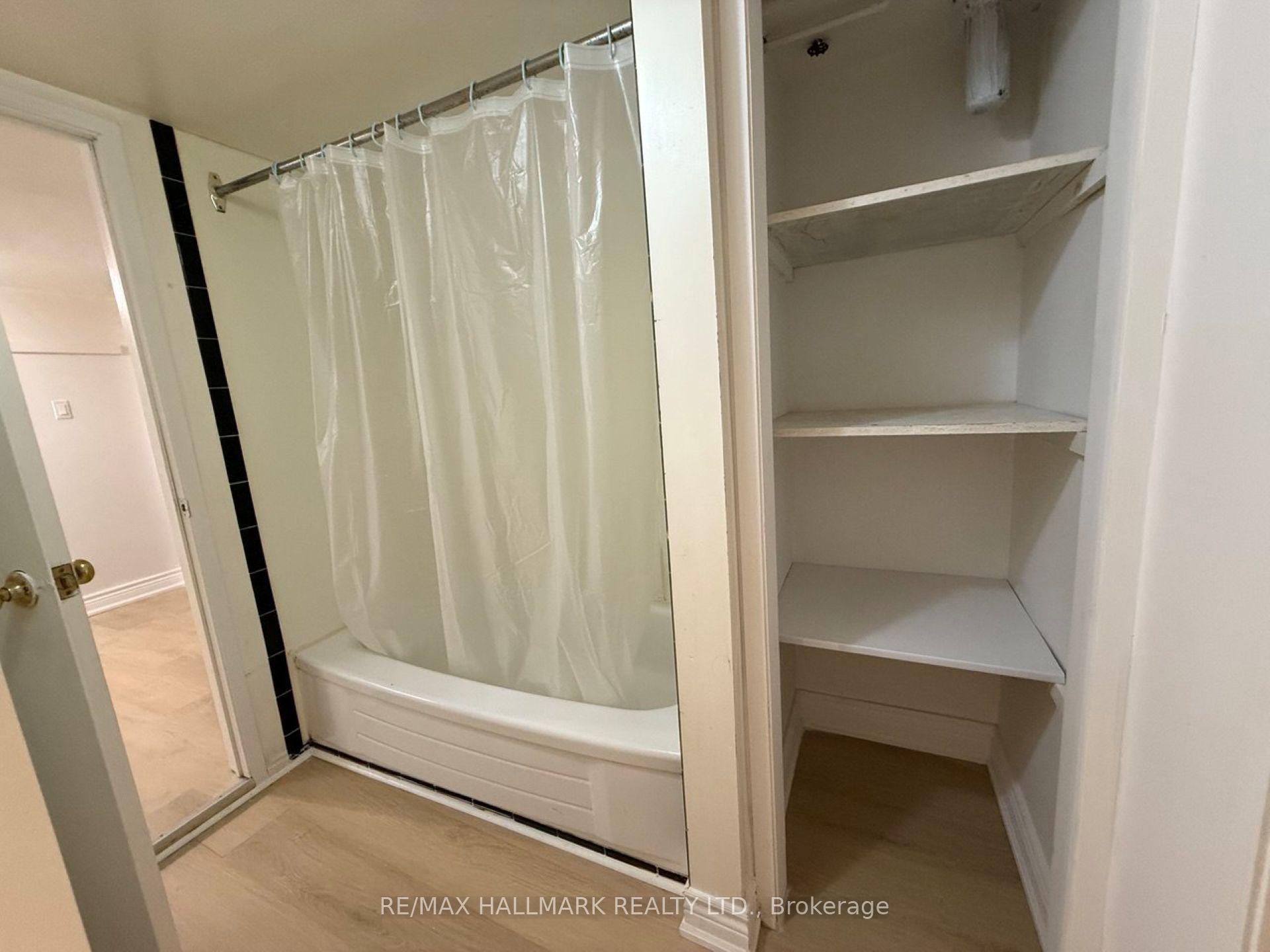 Photo 7 of Unit BASEMENT, 25 Richardson Drive, Aurora, Aurora Highlands — HOMEH