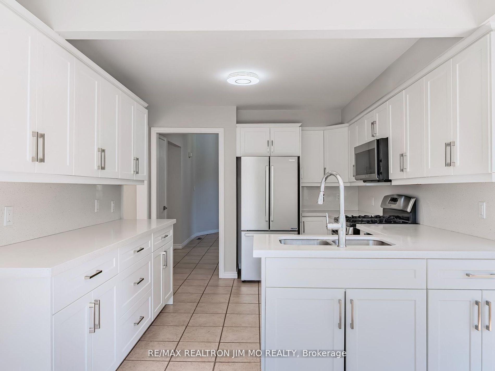 Photo 9 of 35 Flint Crescent, Whitby, Rolling Acres — HOMEH