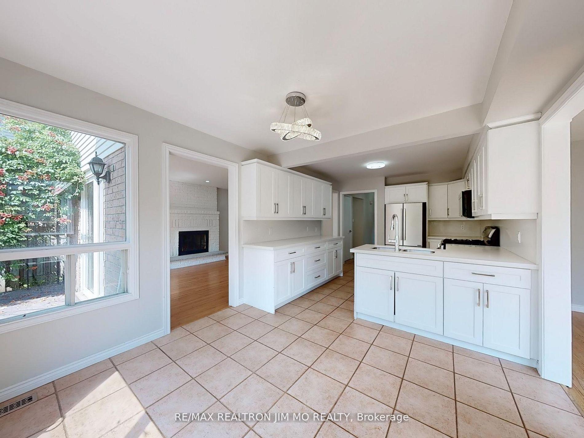 Photo 12 of 35 Flint Crescent, Whitby, Rolling Acres — HOMEH