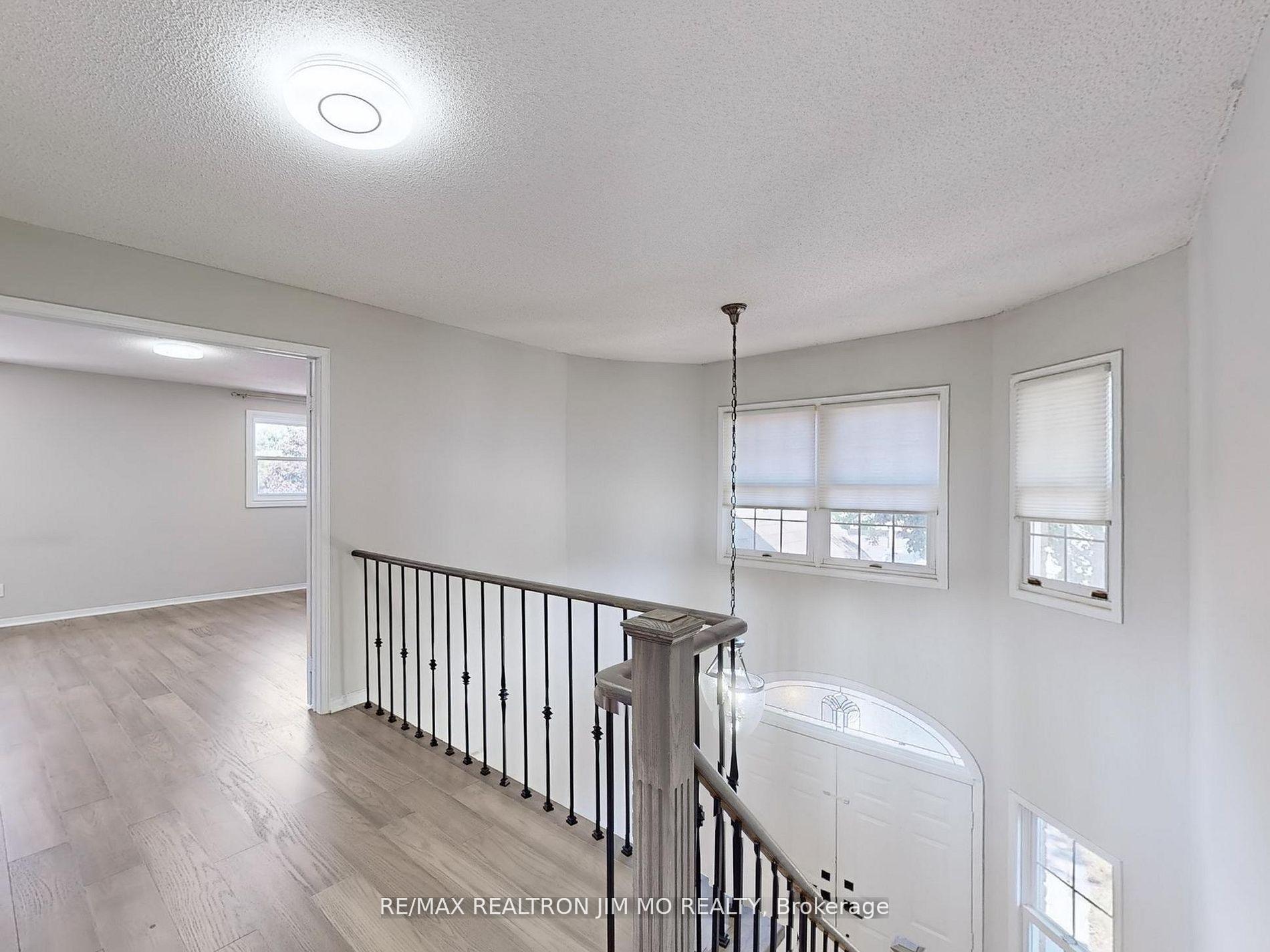Photo 16 of 35 Flint Crescent, Whitby, Rolling Acres — HOMEH