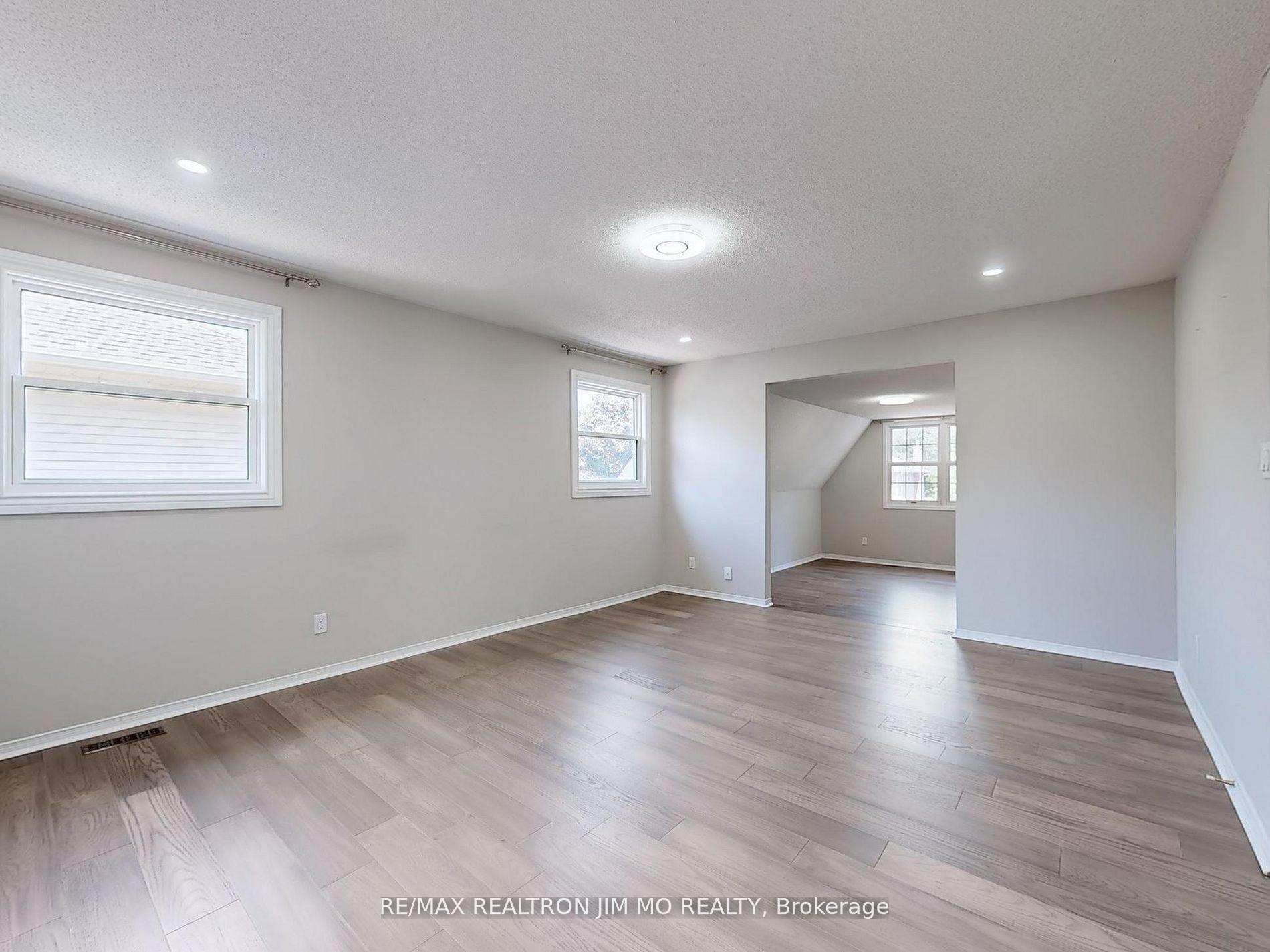 Photo 17 of 35 Flint Crescent, Whitby, Rolling Acres — HOMEH