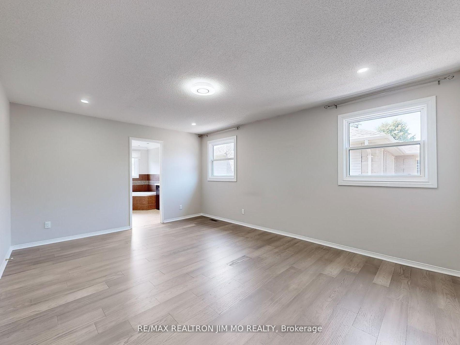 Photo 18 of 35 Flint Crescent, Whitby, Rolling Acres — HOMEH