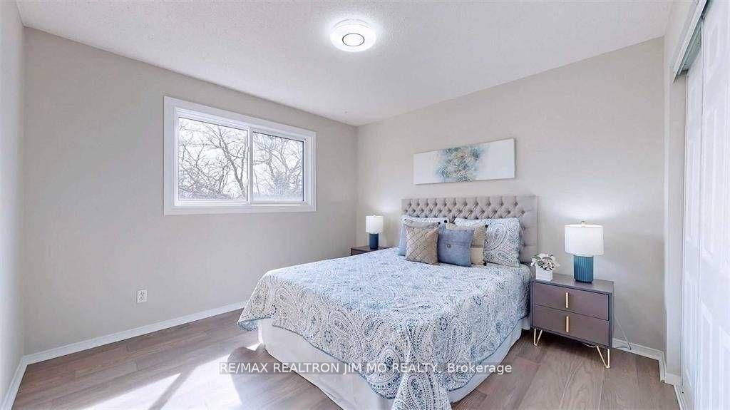 Photo 21 of 35 Flint Crescent, Whitby, Rolling Acres — HOMEH