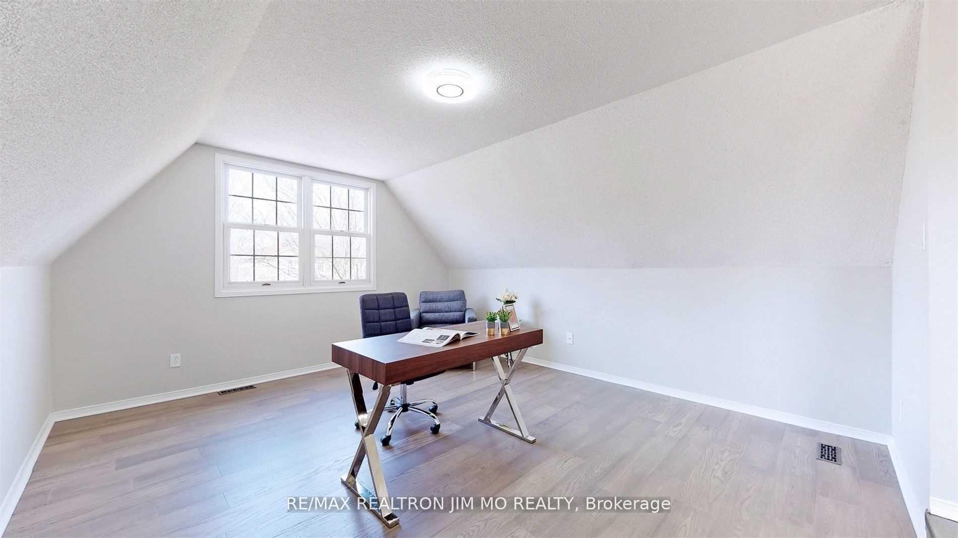 Photo 25 of 35 Flint Crescent, Whitby, Rolling Acres — HOMEH