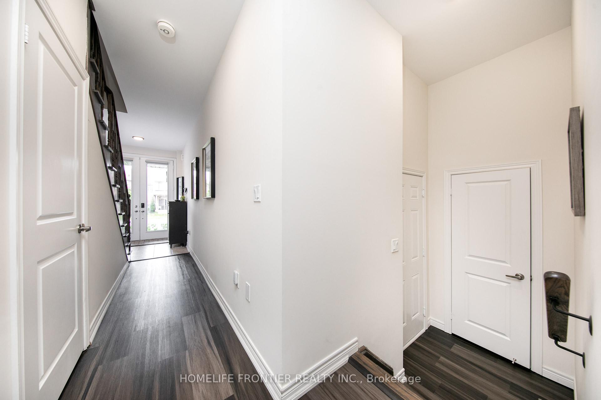 Photo 3 of 127 Lebovic Campus Drive, Vaughan, Patterson — HOMEH