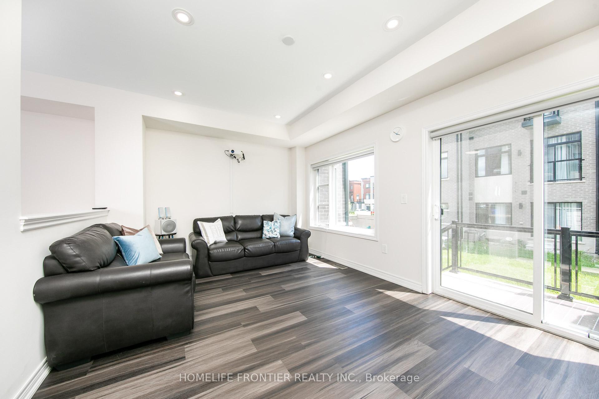 Photo 6 of 127 Lebovic Campus Drive, Vaughan, Patterson — HOMEH