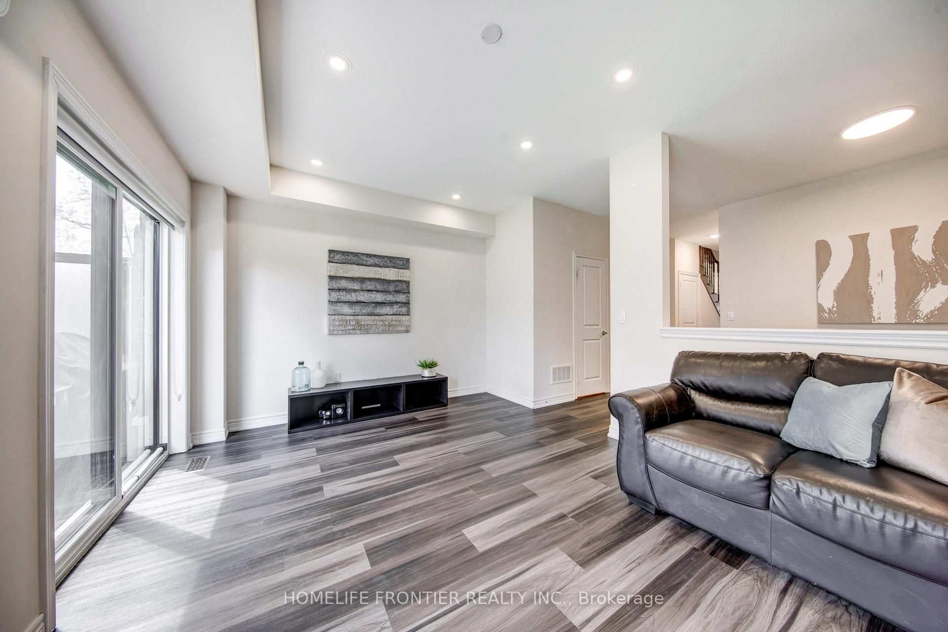 Photo 7 of 127 Lebovic Campus Drive, Vaughan, Patterson — HOMEH