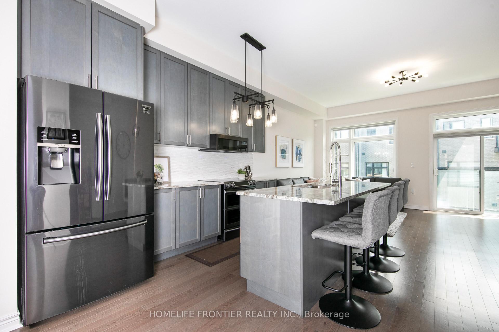 Photo 11 of 127 Lebovic Campus Drive, Vaughan, Patterson — HOMEH