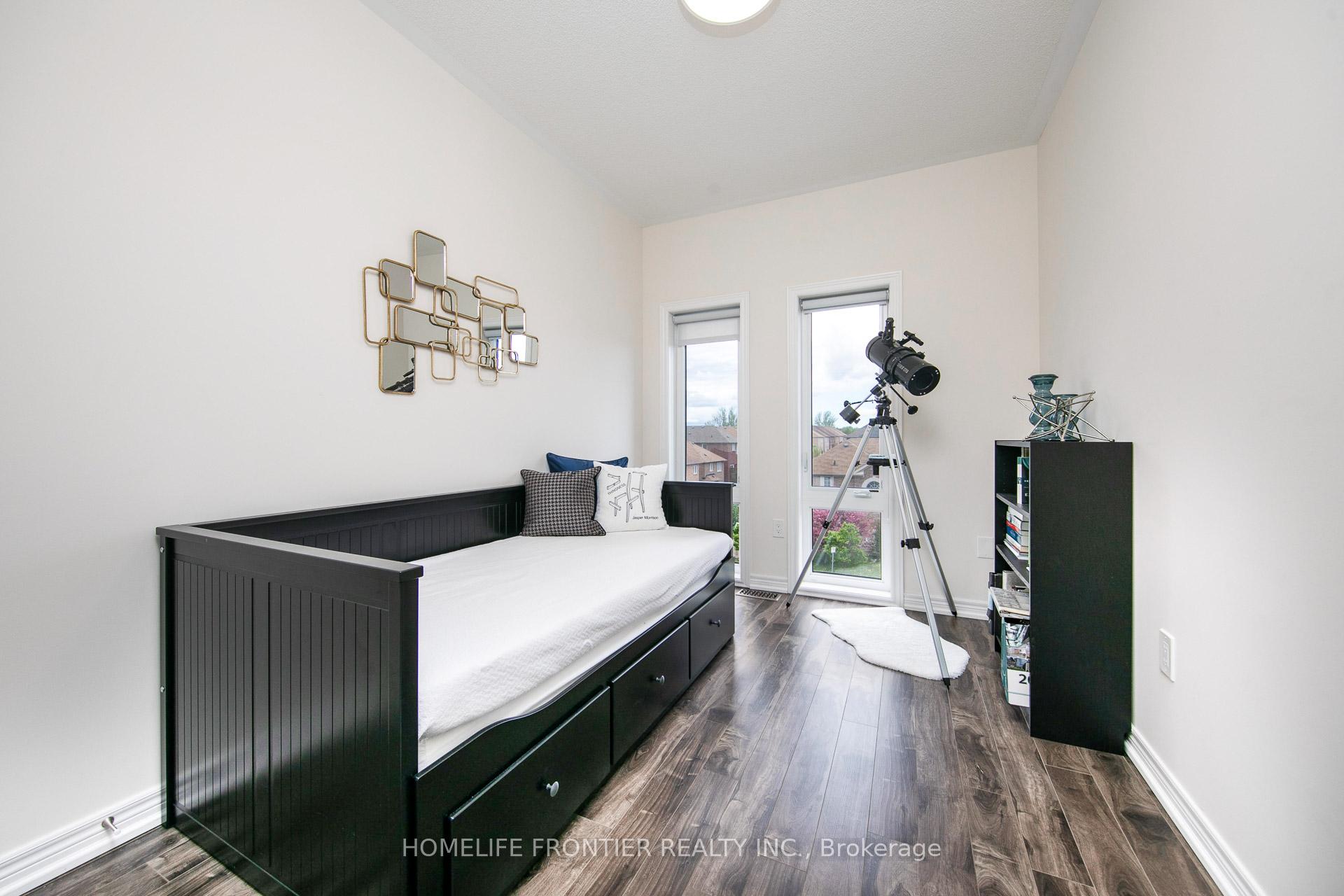 Photo 29 of 127 Lebovic Campus Drive, Vaughan, Patterson — HOMEH