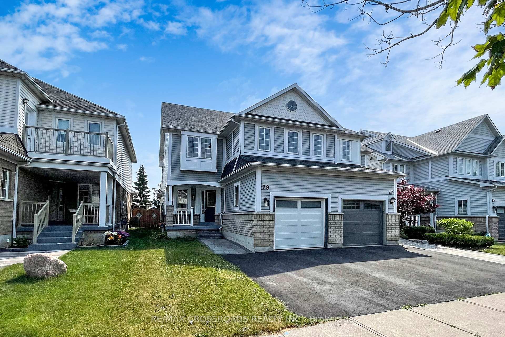 Front of 29 Regatta Crescent