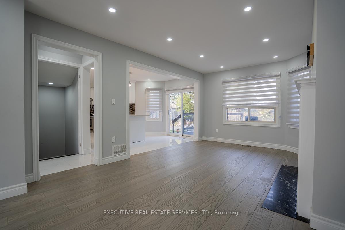 Photo 10 of 46 Willowbrook Drive, Whitby, Pringle Creek — HOMEH
