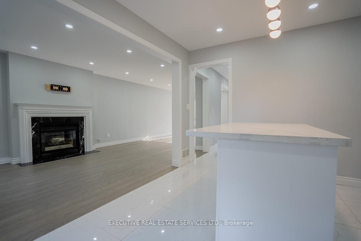 Photo 15 of 46 Willowbrook Drive, Whitby, Pringle Creek — HOMEH