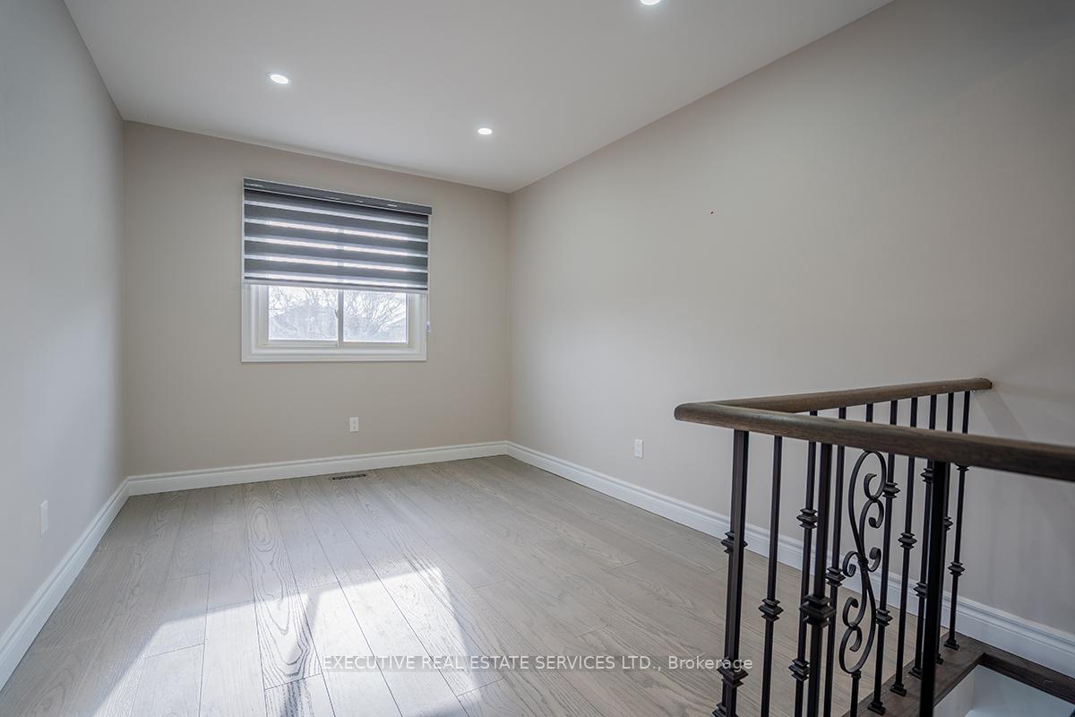 Photo 34 of 46 Willowbrook Drive, Whitby, Pringle Creek — HOMEH