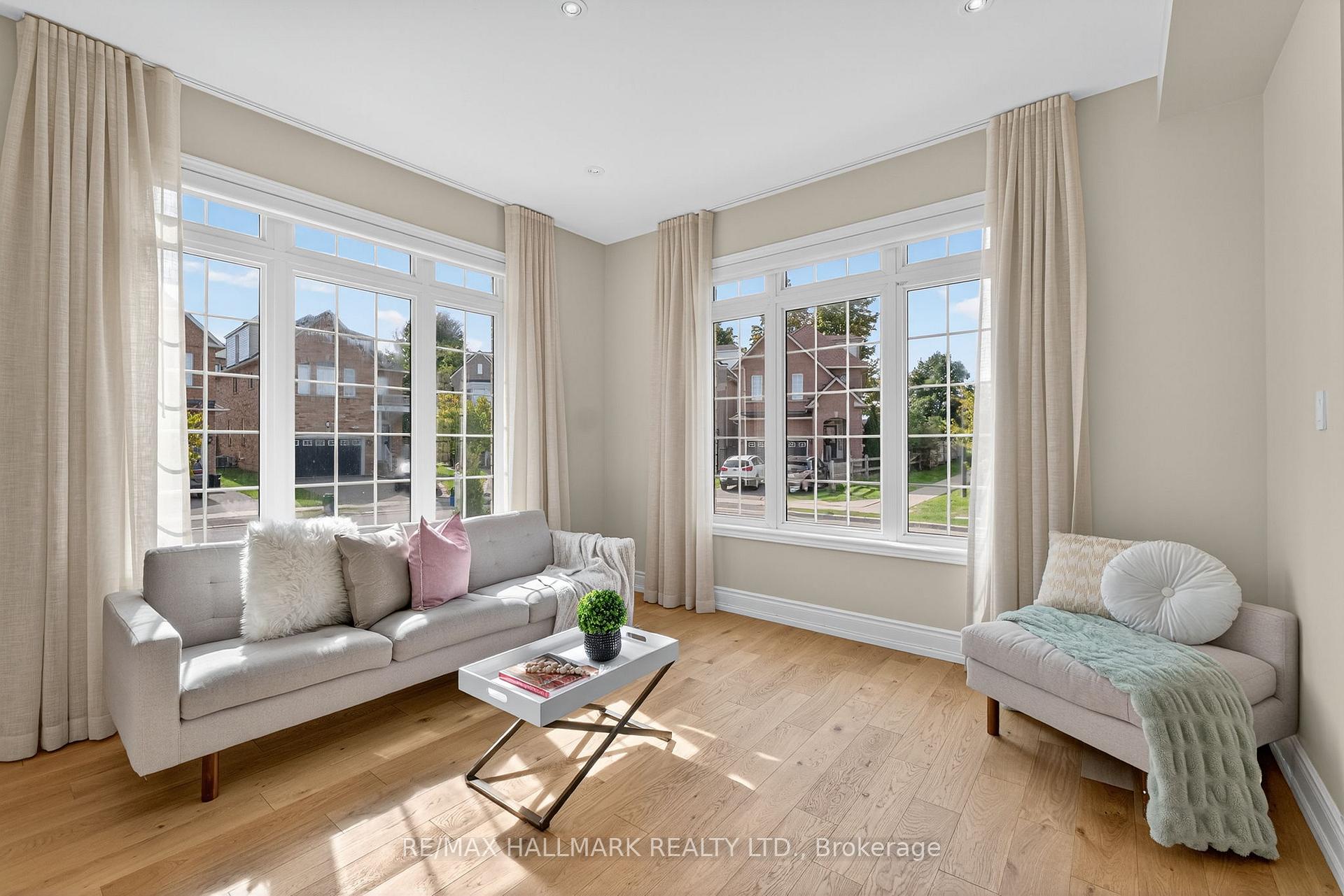 Photo 6 of 50 Bentwood Crescent, Vaughan, Patterson — HOMEH