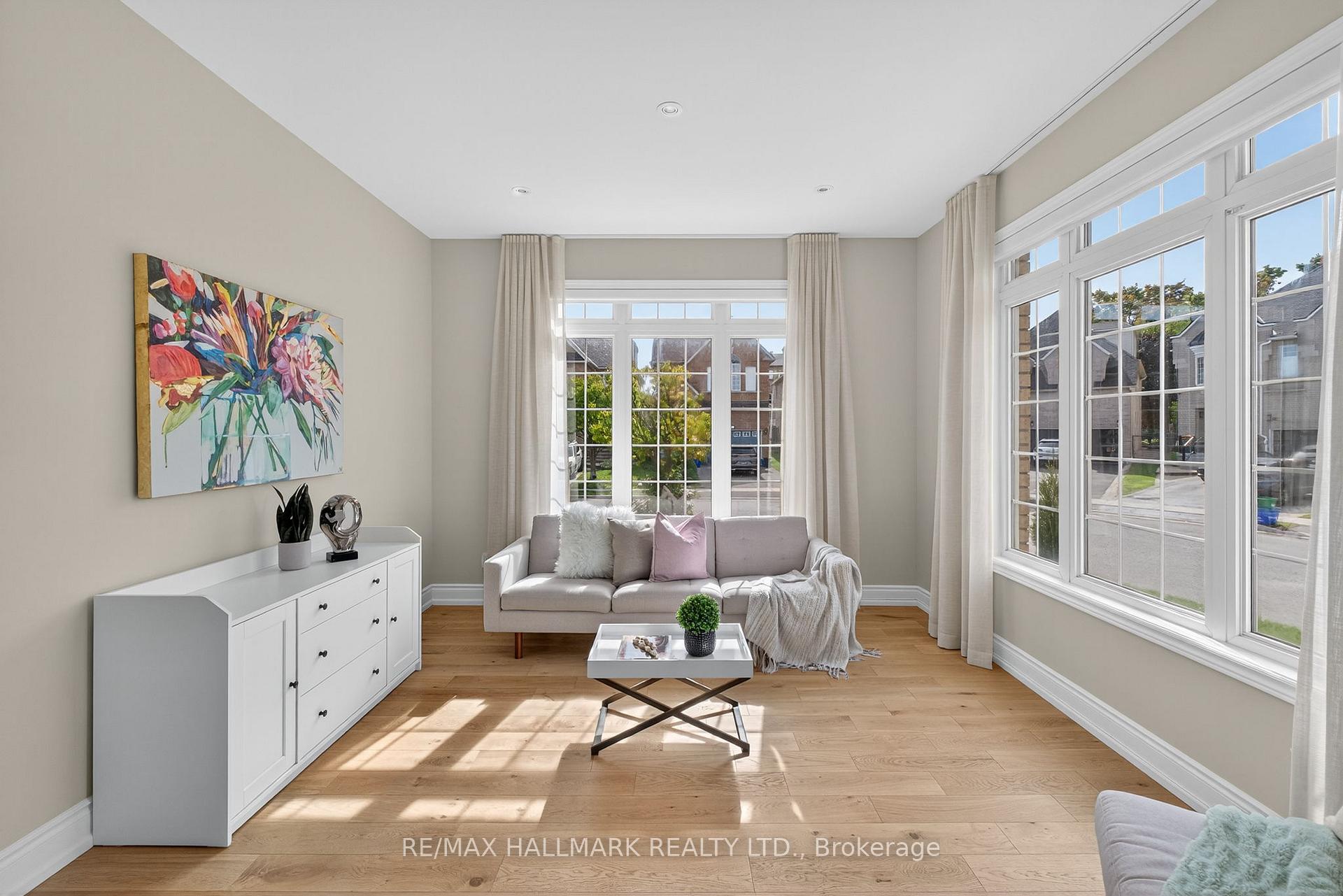 Photo 7 of 50 Bentwood Crescent, Vaughan, Patterson — HOMEH