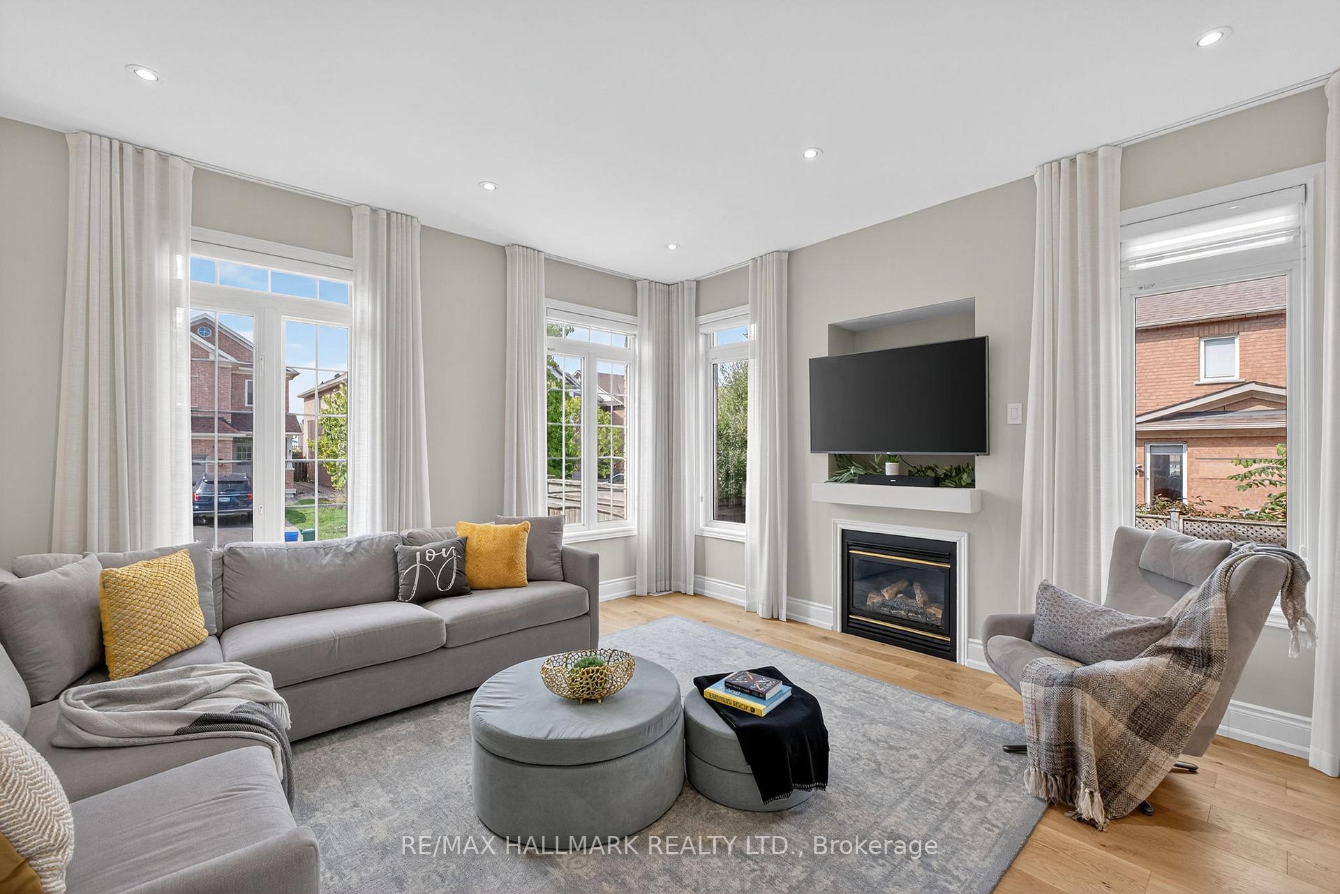 Photo 12 of 50 Bentwood Crescent, Vaughan, Patterson — HOMEH