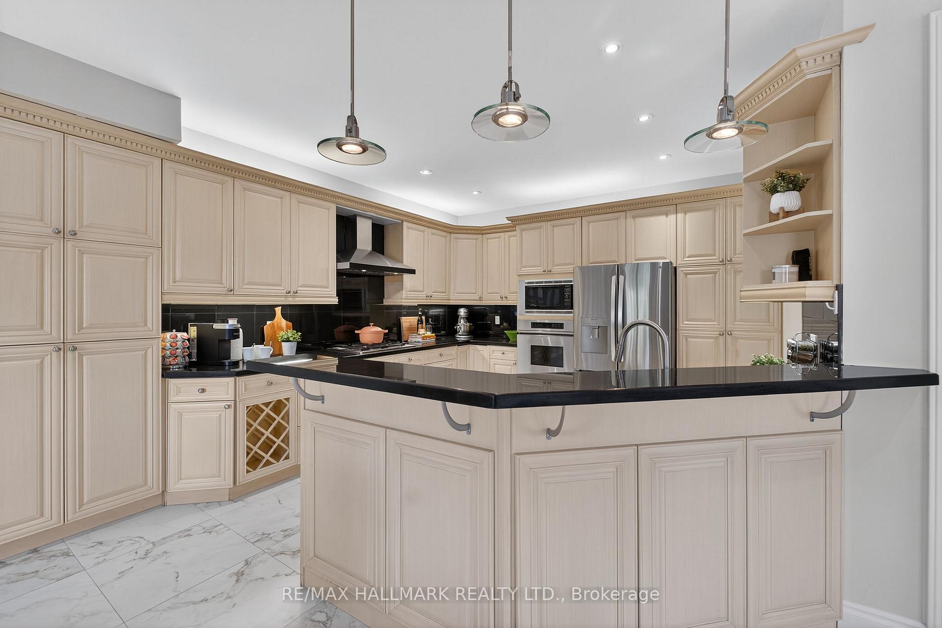 Photo 18 of 50 Bentwood Crescent, Vaughan, Patterson — HOMEH