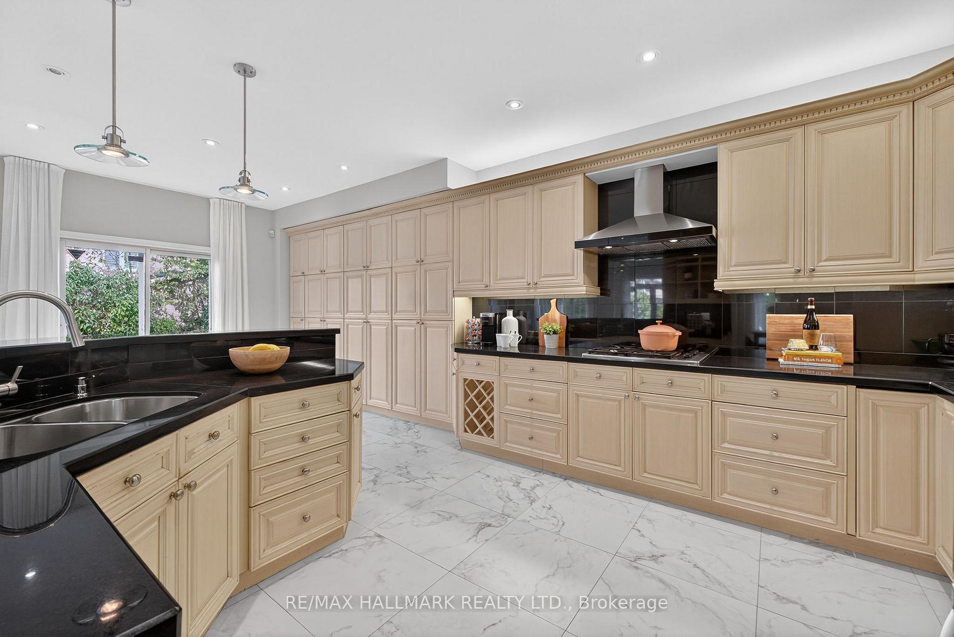 Photo 21 of 50 Bentwood Crescent, Vaughan, Patterson — HOMEH