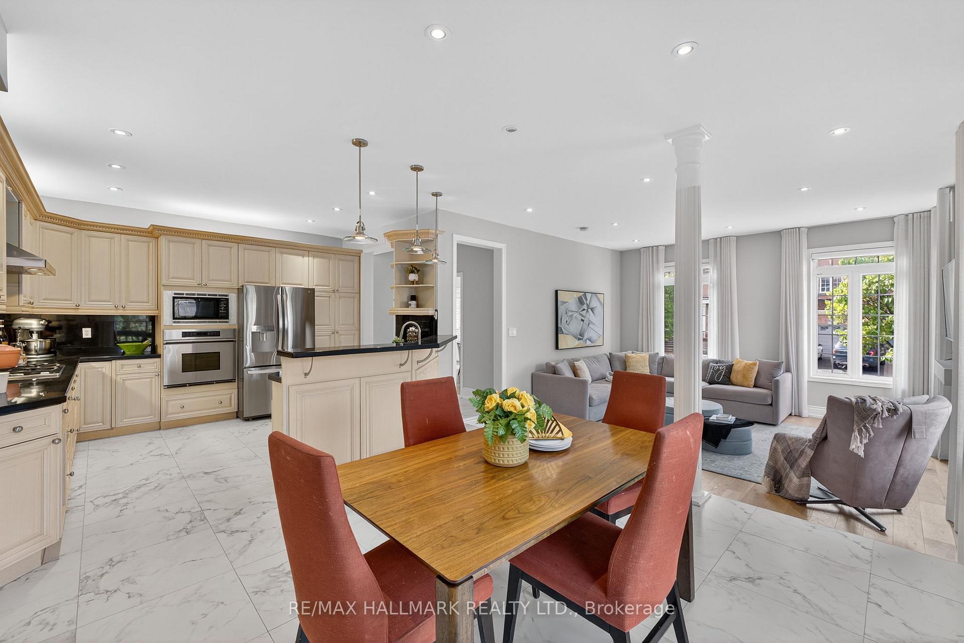 Photo 24 of 50 Bentwood Crescent, Vaughan, Patterson — HOMEH