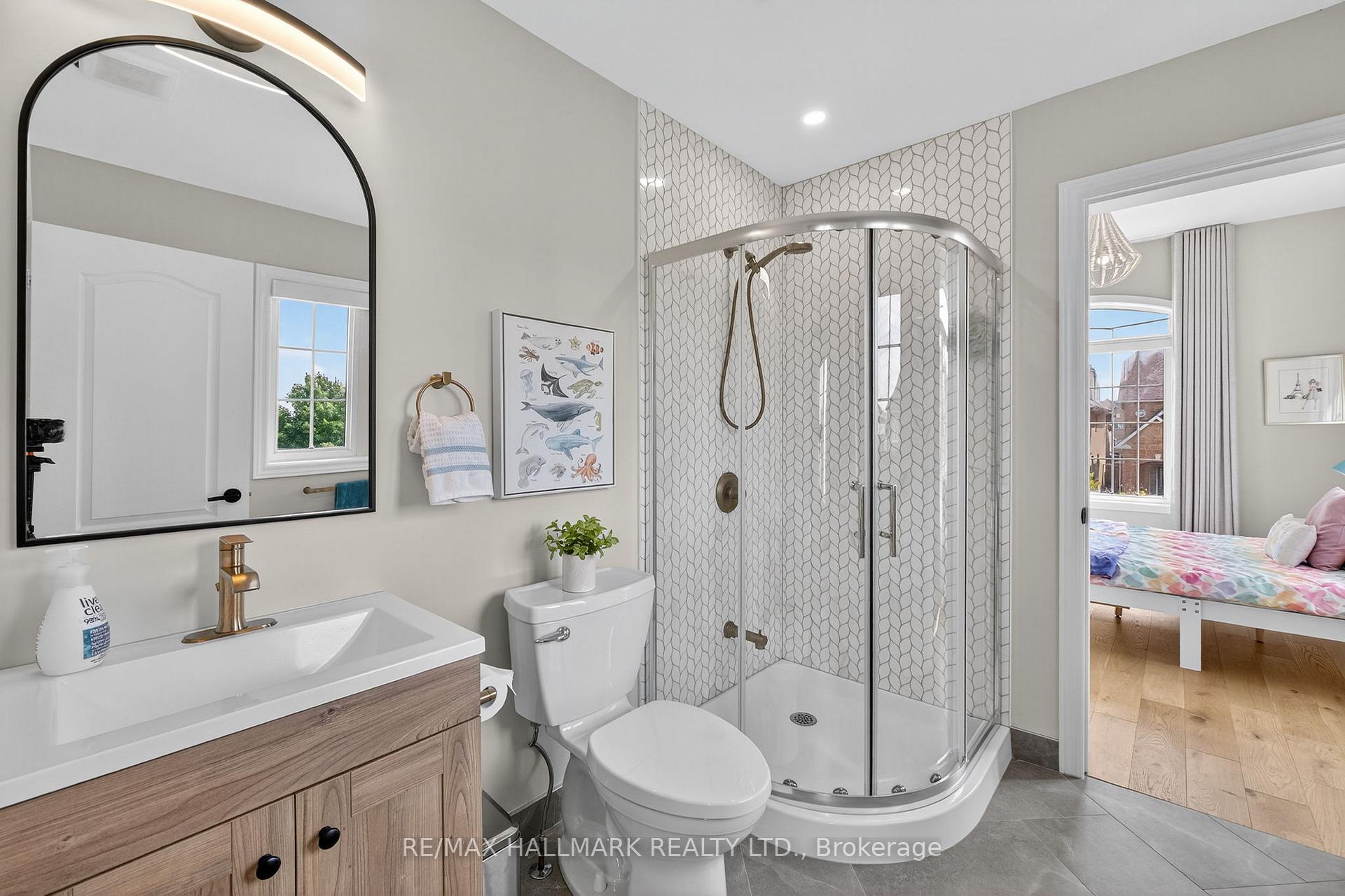 Photo 38 of 50 Bentwood Crescent, Vaughan, Patterson — HOMEH