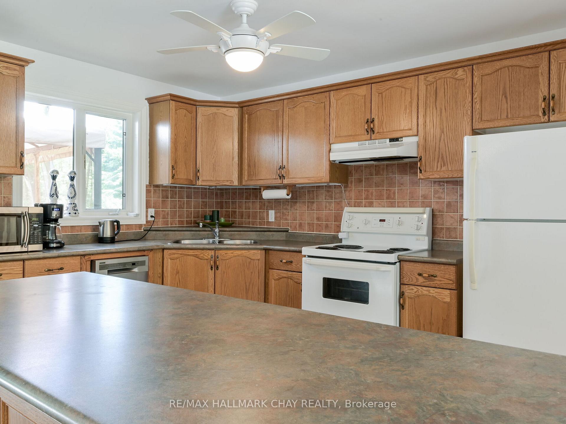 Photo 9 of 81 Moore Avenue, Adjala-Tosorontio, Everett — HOMEH