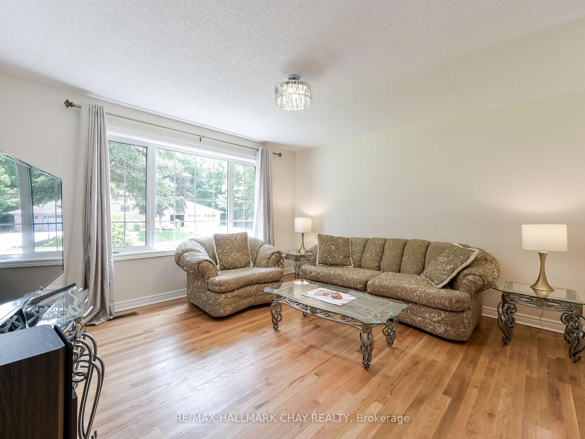 Photo 12 of 81 Moore Avenue, Adjala-Tosorontio, Everett — HOMEH