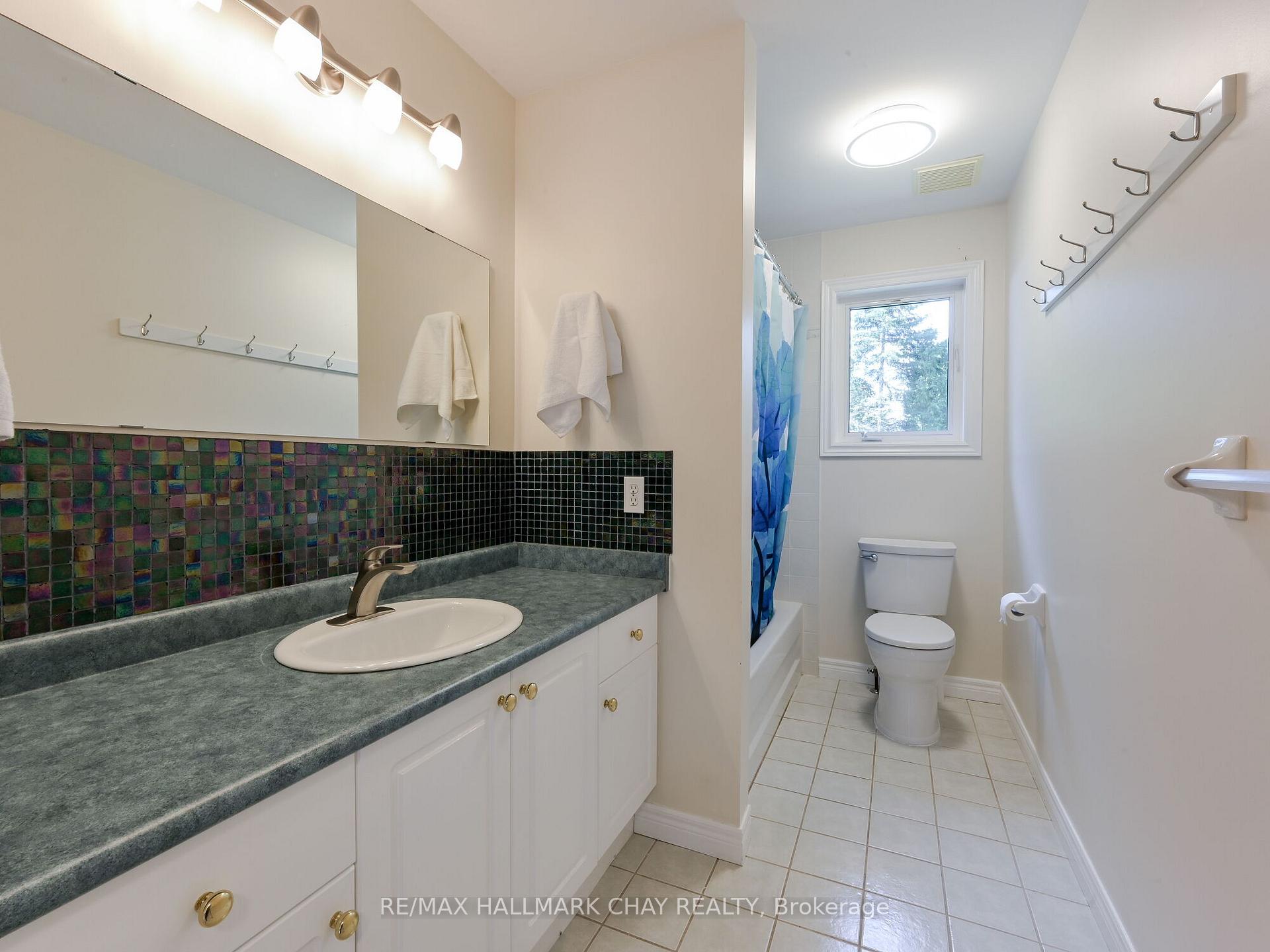 Photo 16 of 81 Moore Avenue, Adjala-Tosorontio, Everett — HOMEH