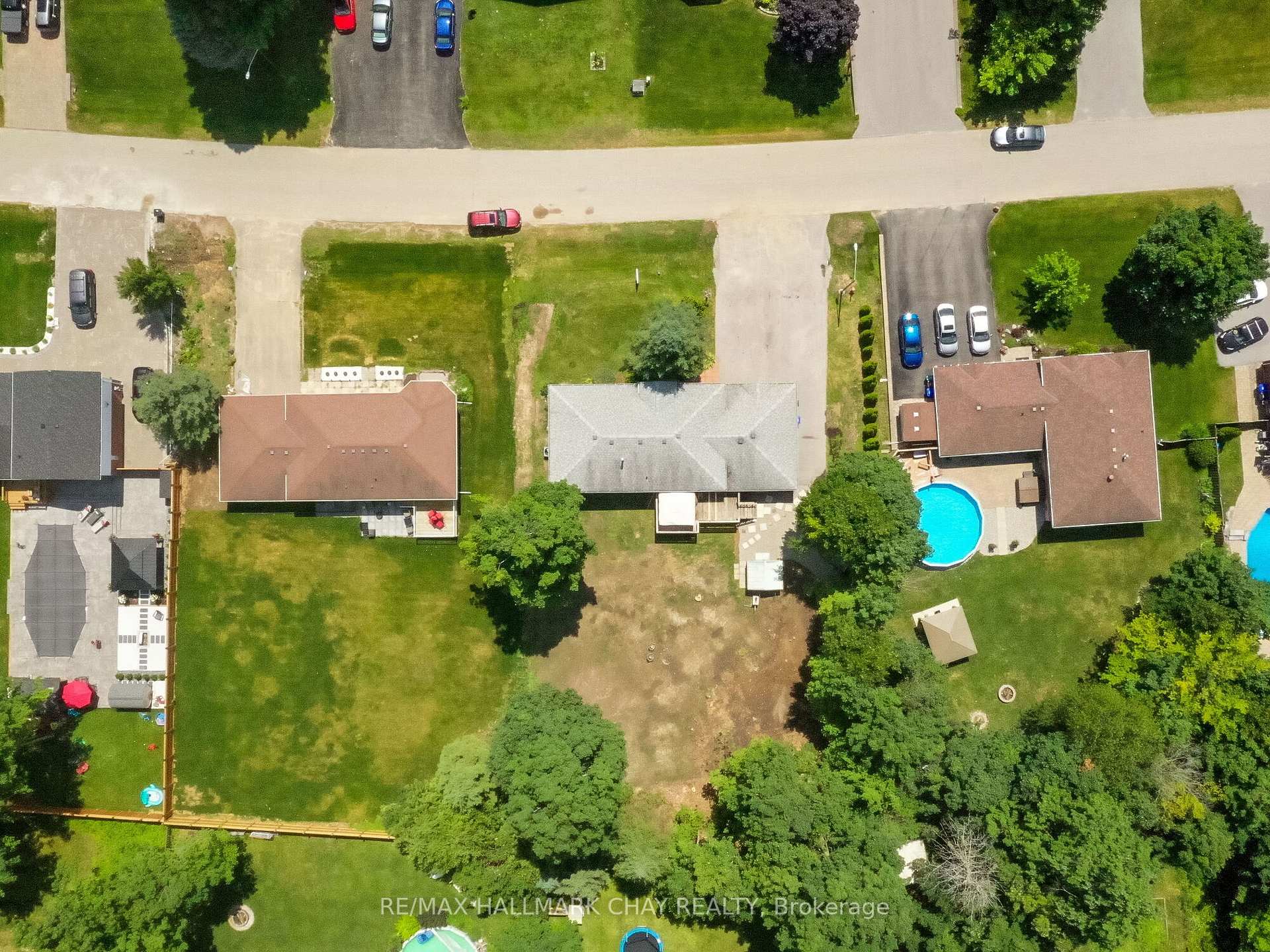 Photo 36 of 81 Moore Avenue, Adjala-Tosorontio, Everett — HOMEH