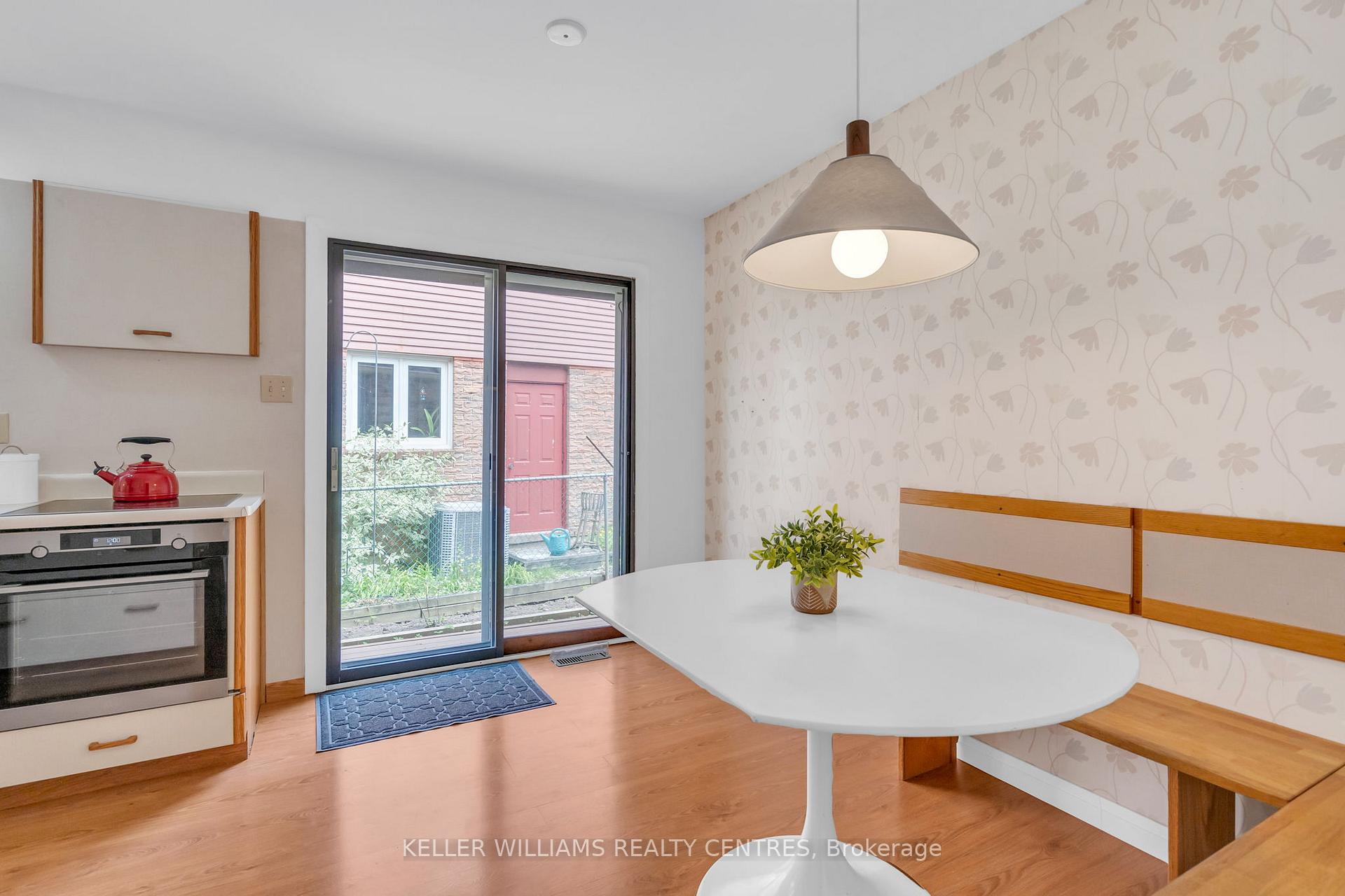 Photo 3 of 119 Batson Drive, Aurora, Aurora Village — HOMEH
