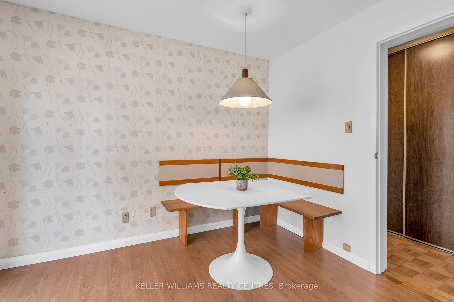 Photo 5 of 119 Batson Drive, Aurora, Aurora Village — HOMEH