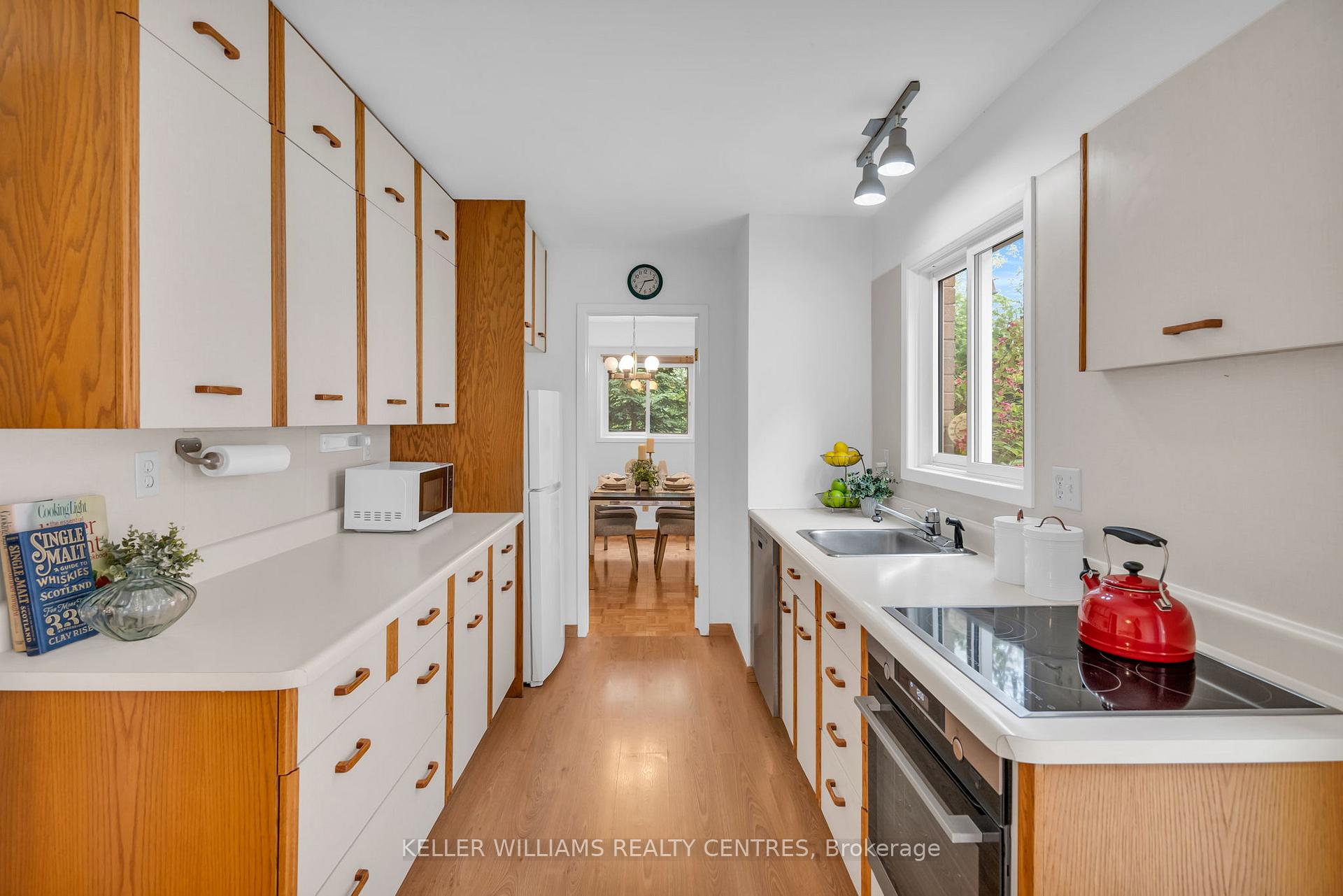Photo 12 of 119 Batson Drive, Aurora, Aurora Village — HOMEH