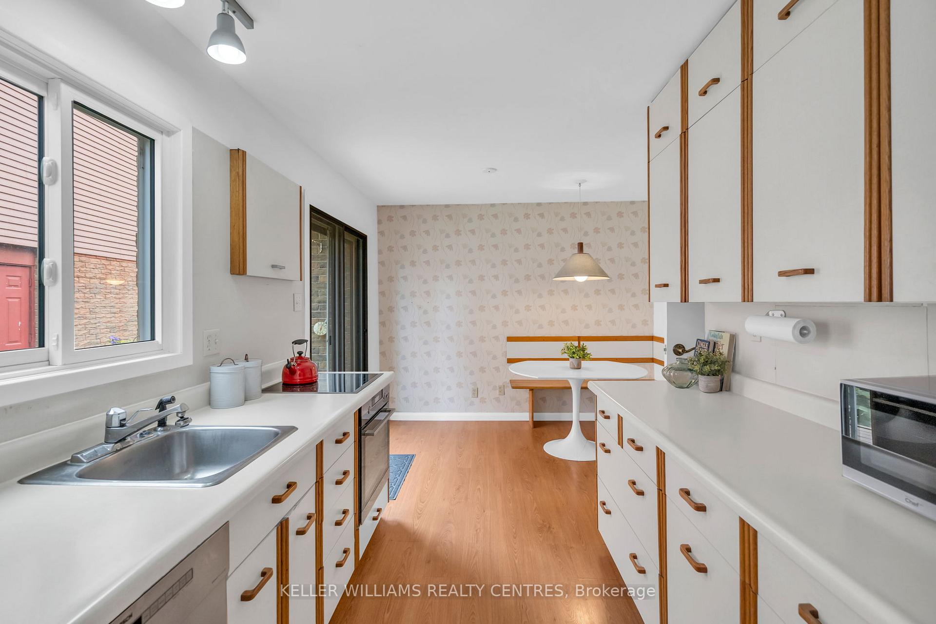 Photo 7 of 119 Batson Drive, Aurora, Aurora Village — HOMEH
