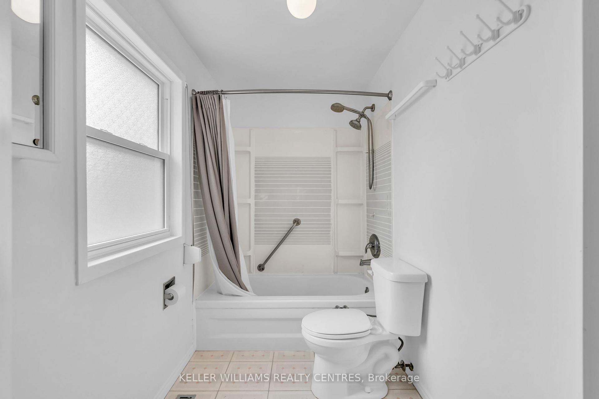 Photo 18 of 119 Batson Drive, Aurora, Aurora Village — HOMEH