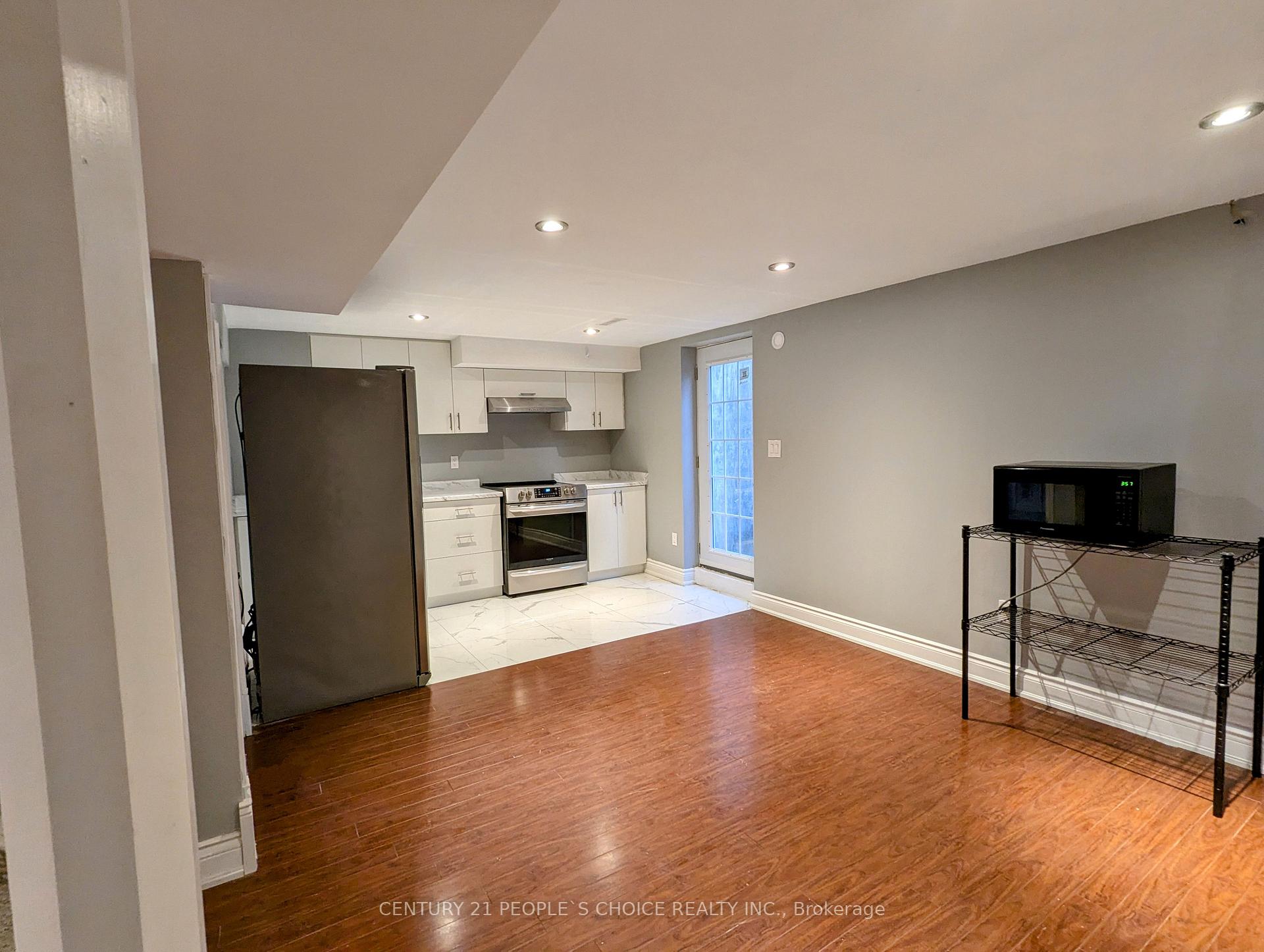 Photo 2 of Unit Bsmt, 111 Hialeah Crescent, Whitby, Blue Grass Meadows — HOMEH