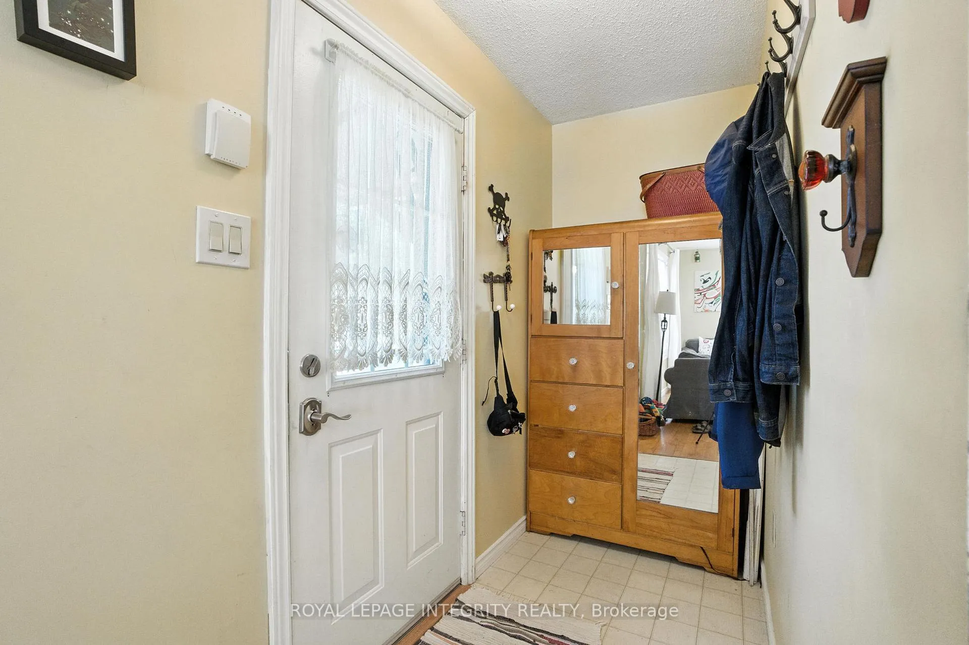 Photo 3 of 841 Merivale Road, Ottawa, Carlington — HOMEH