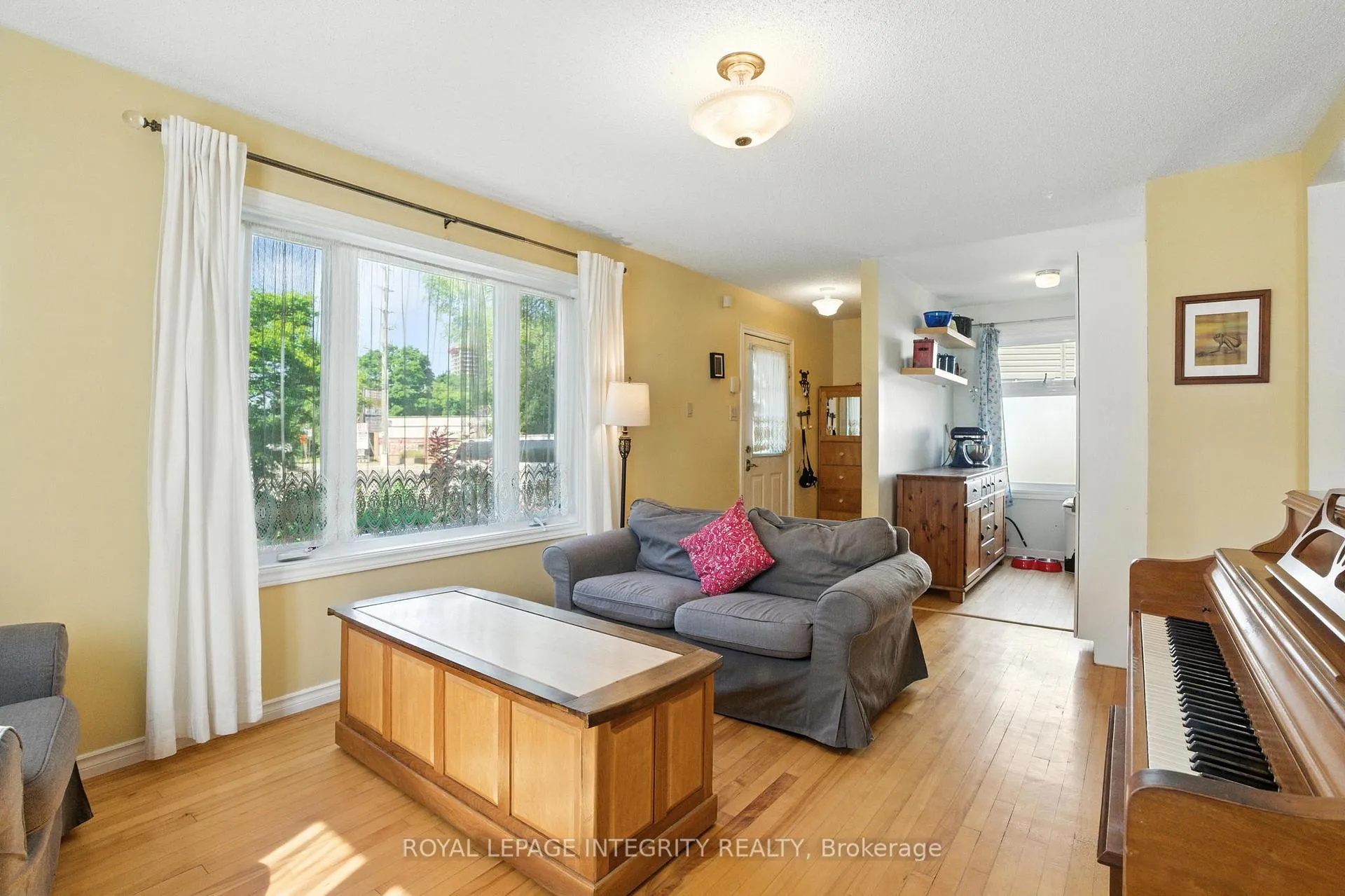 Photo 6 of 841 Merivale Road, Ottawa, Carlington — HOMEH
