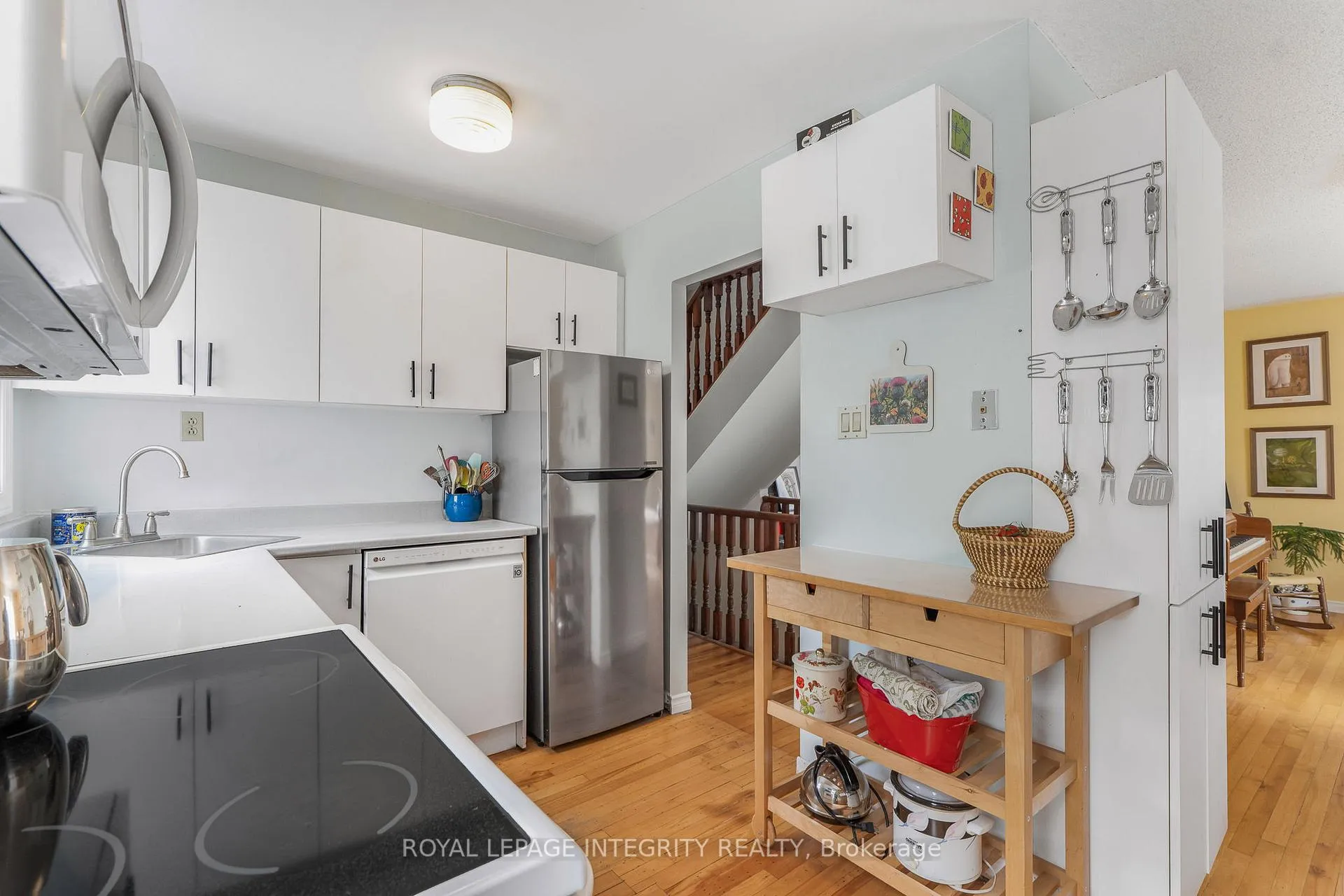 Photo 9 of 841 Merivale Road, Ottawa, Carlington — HOMEH