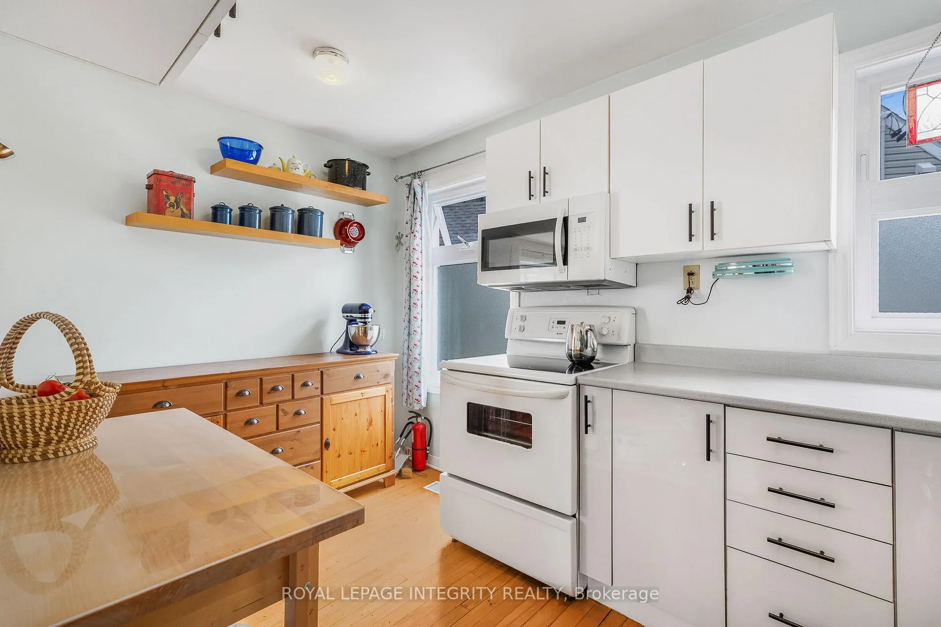 Photo 11 of 841 Merivale Road, Ottawa, Carlington — HOMEH