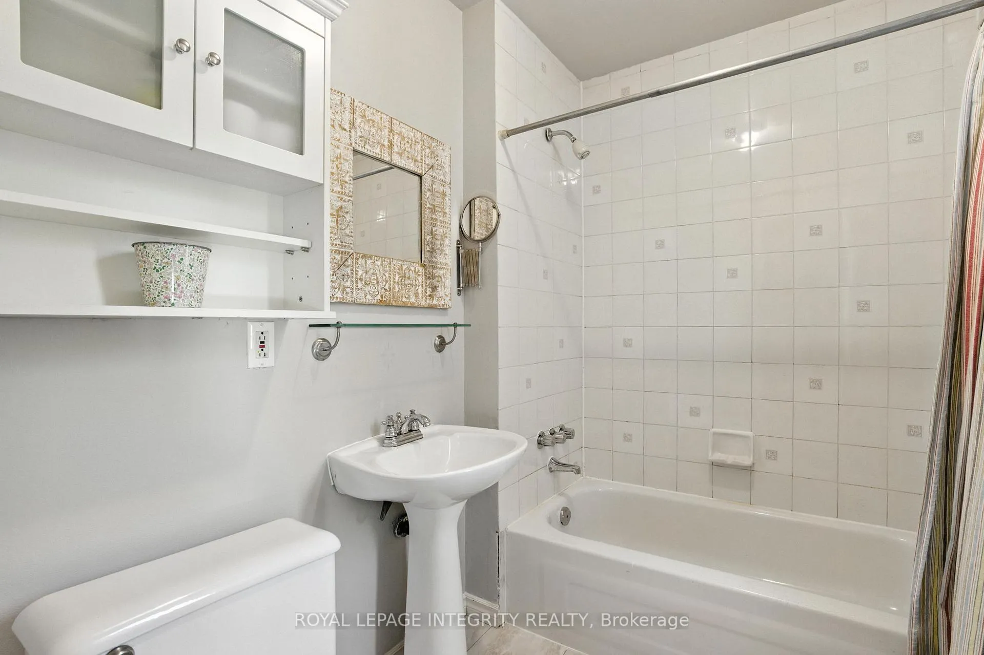Photo 14 of 841 Merivale Road, Ottawa, Carlington — HOMEH