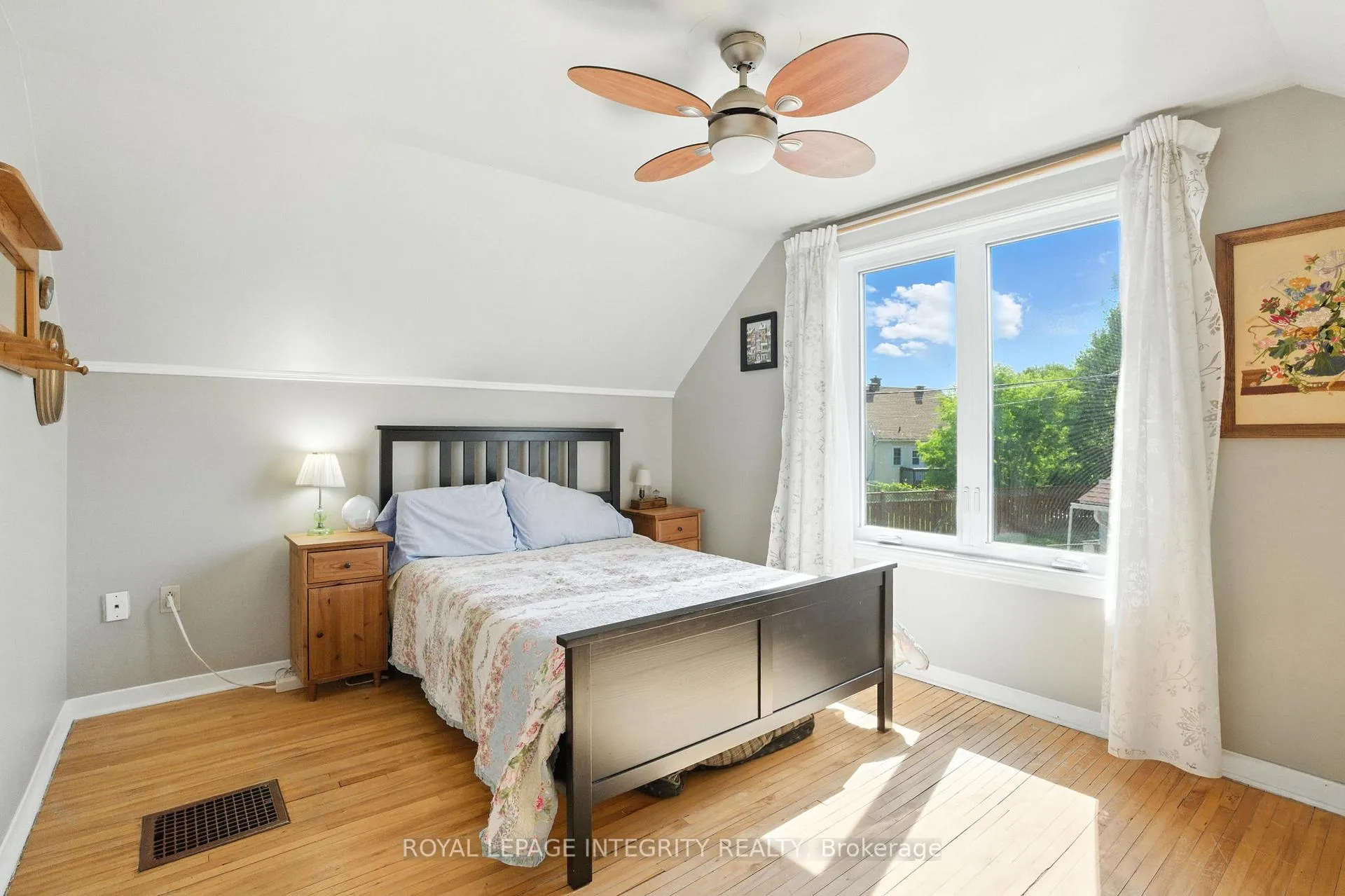 Photo 20 of 841 Merivale Road, Ottawa, Carlington — HOMEH