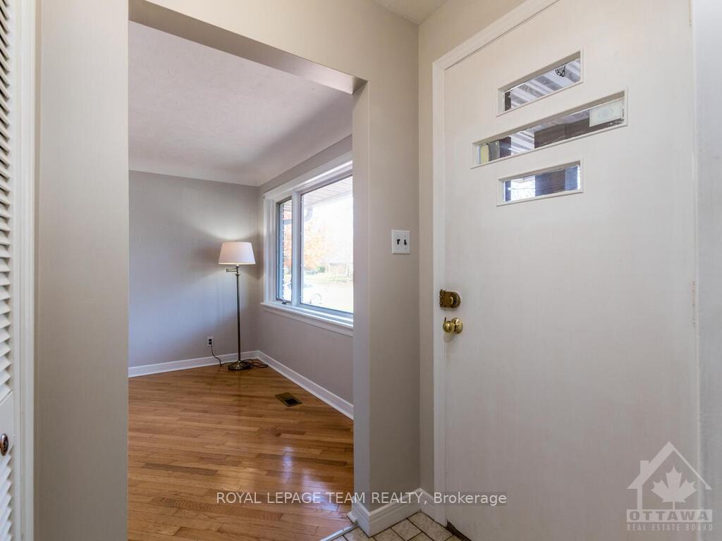 Photo 4 of 2264 Utah Street, Ottawa, Alta Vista — HOMEH