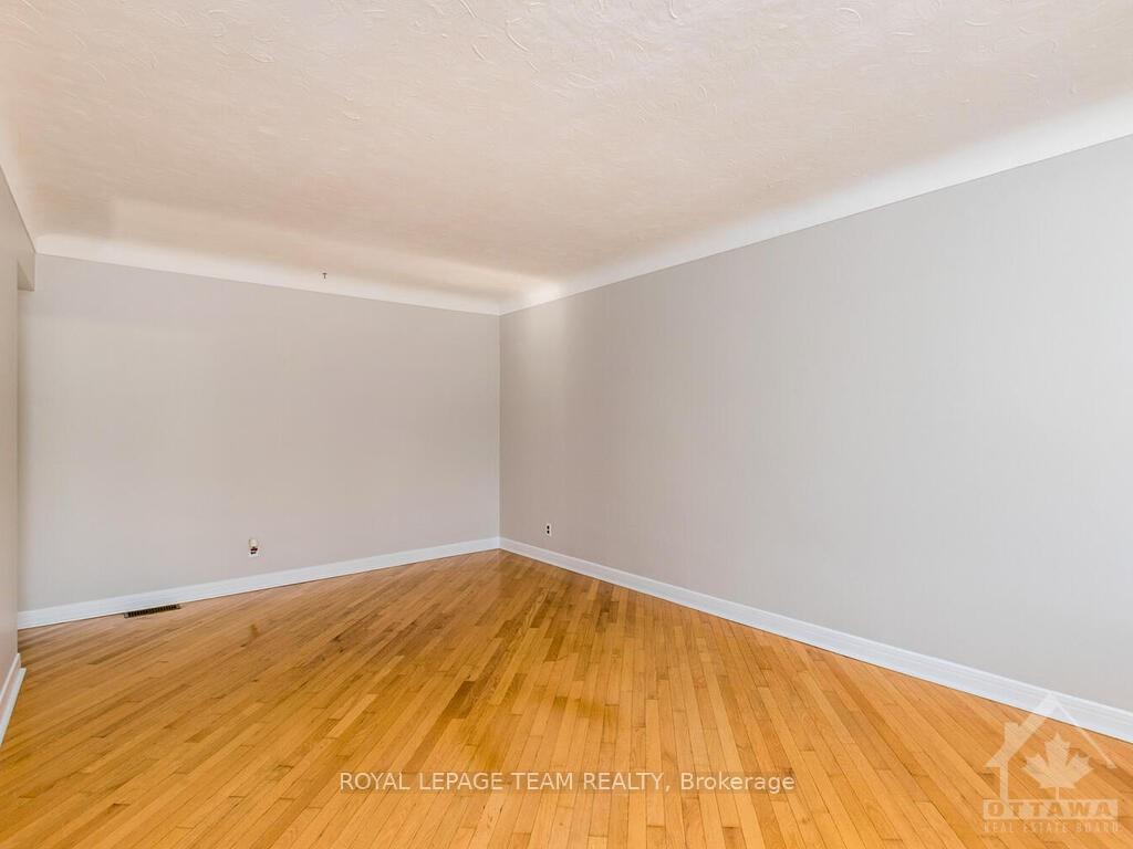 Photo 6 of 2264 Utah Street, Ottawa, Alta Vista — HOMEH