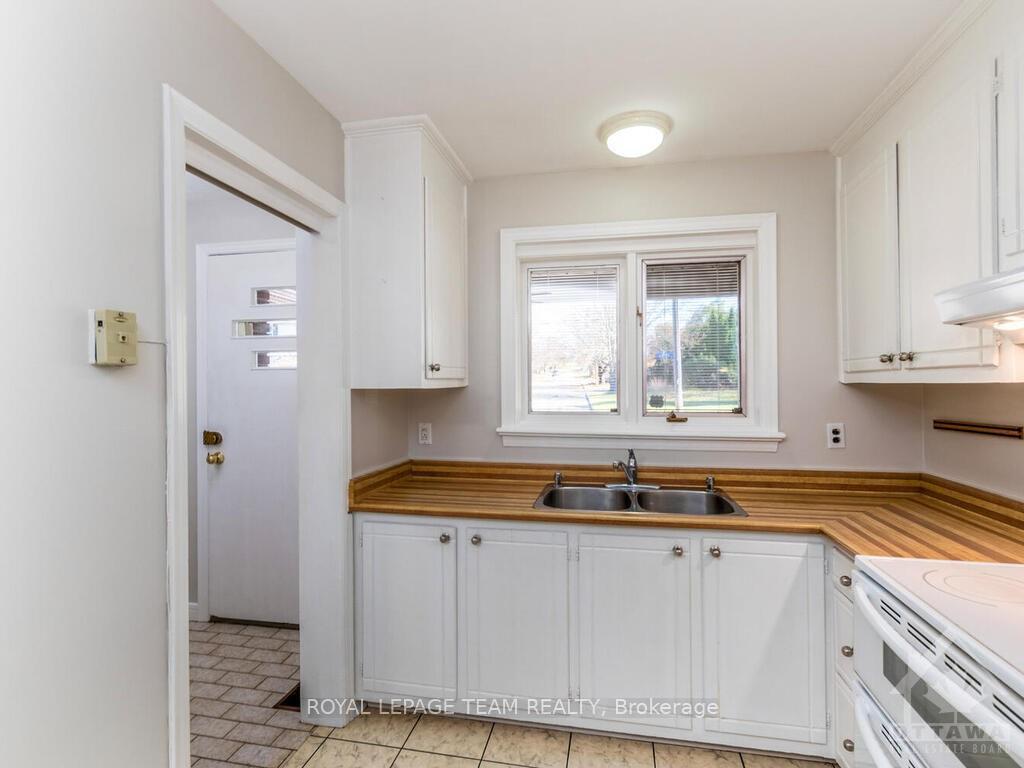 Photo 9 of 2264 Utah Street, Ottawa, Alta Vista — HOMEH