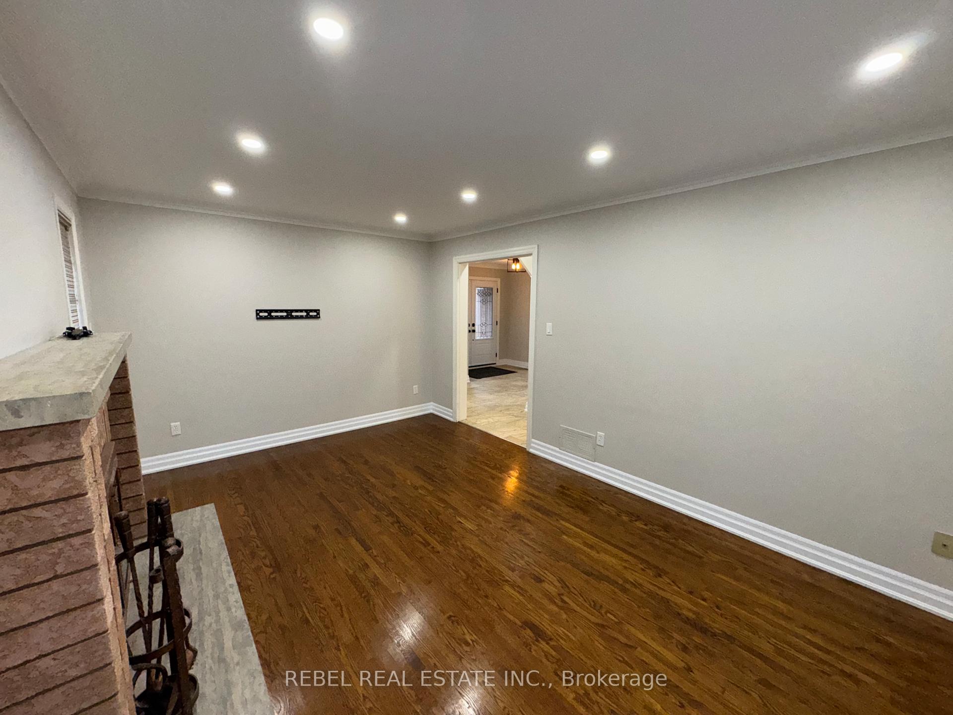 Photo 16 of Unit Upper, 41 Forest Heights Street, Whitby, Pringle Creek — HOMEH