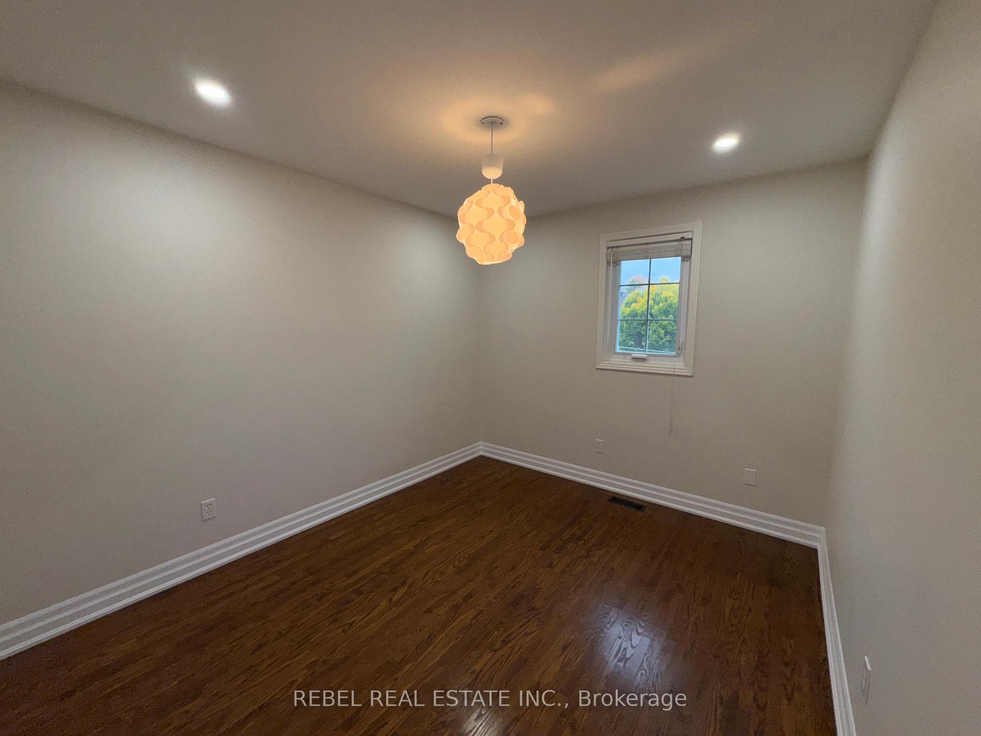 Photo 18 of Unit Upper, 41 Forest Heights Street, Whitby, Pringle Creek — HOMEH