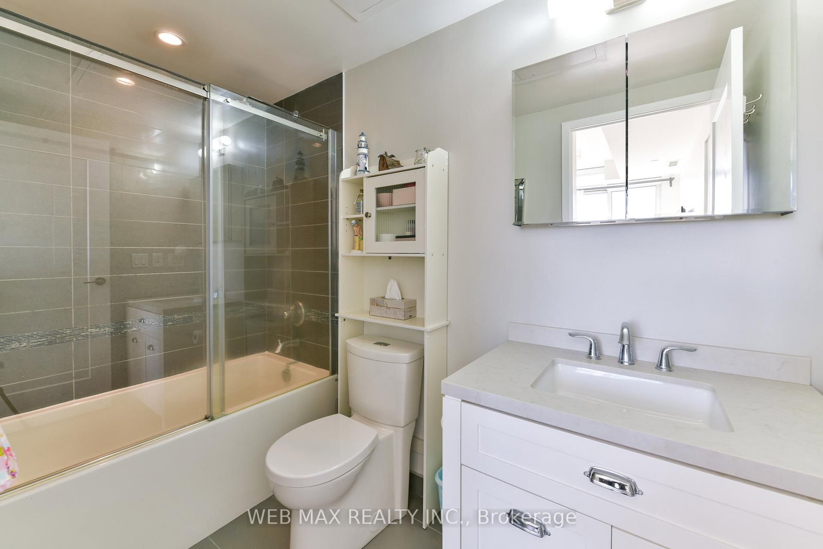 Photo 8 of Unit 501, 25 Malcolm Rd, Toronto, Leaside — HOMEH