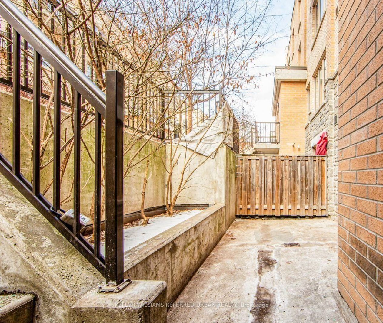 Photo 8 of Unit 118, 7 Foundry Ave, Toronto, Dovercourt-Wallace Emerson-Junction — HOMEH